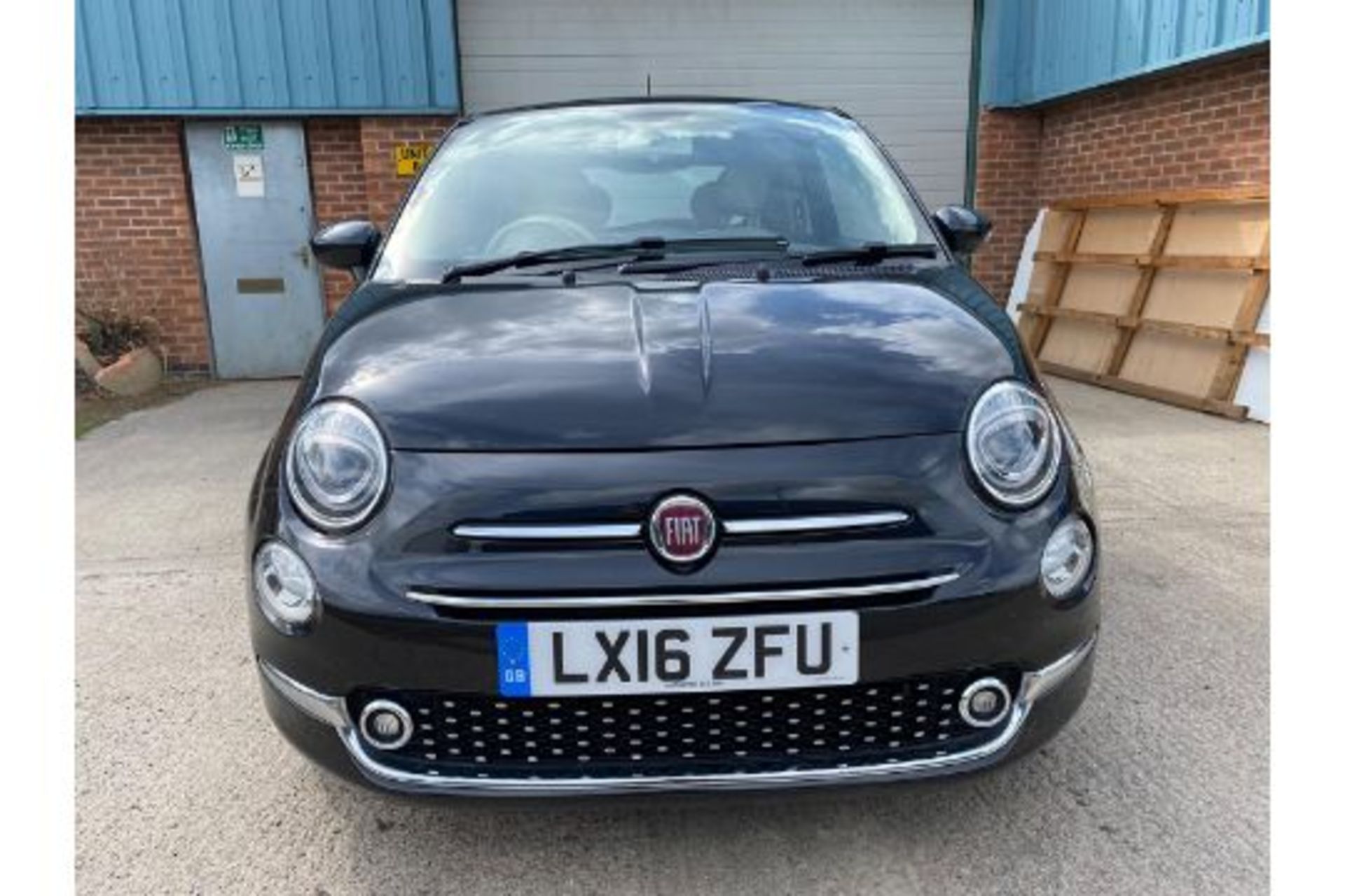 (Reserve Met) Fiat 500 1.2 Lounge - 2016 16 Reg - Parking Sensors - Panoramic Roof - ONLY 46K Miles - Image 4 of 25