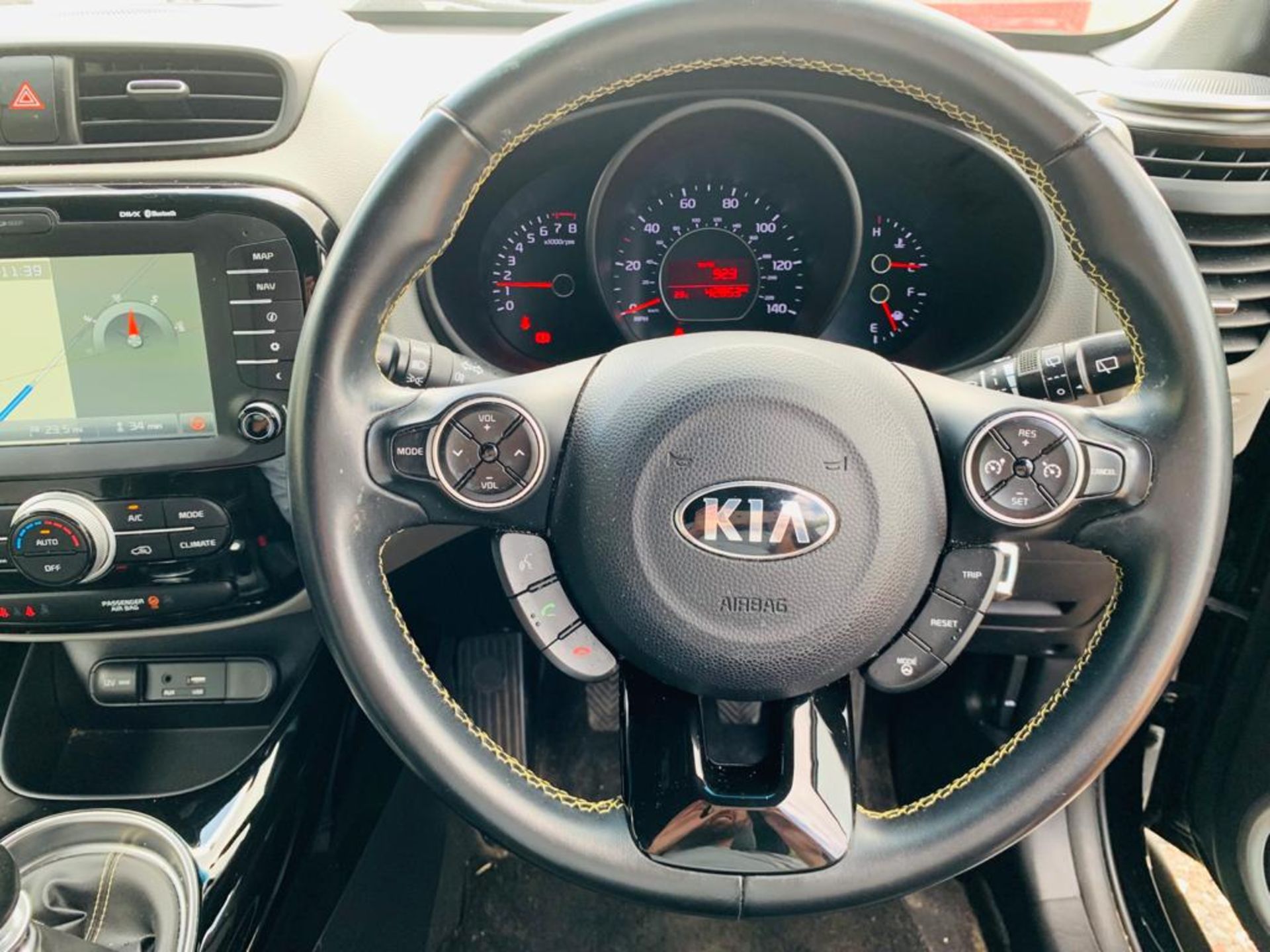 KIA Soul 1.6 Connect + (130 BHP) 2015 15 Reg - Sat Nav - Cruise - Air Con - ONLY 42K Miles NO VAT - Image 16 of 23