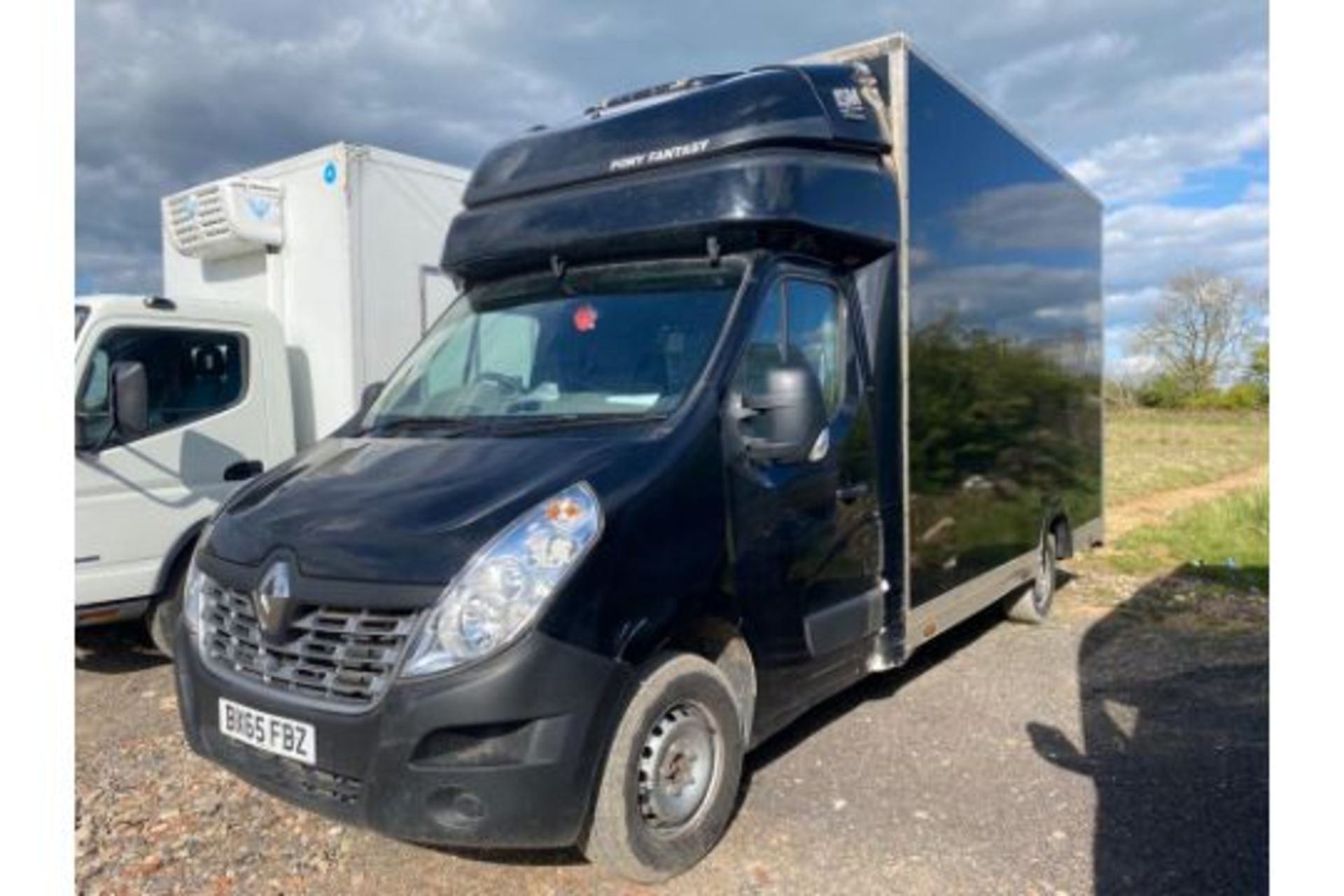 (Reserve Met)RENAULT MASTER "LWB" MAXI LOAD LUTON - 65 REG - BLACK - ELEC PACK - SLEEPER POD - LOOK - Image 3 of 13