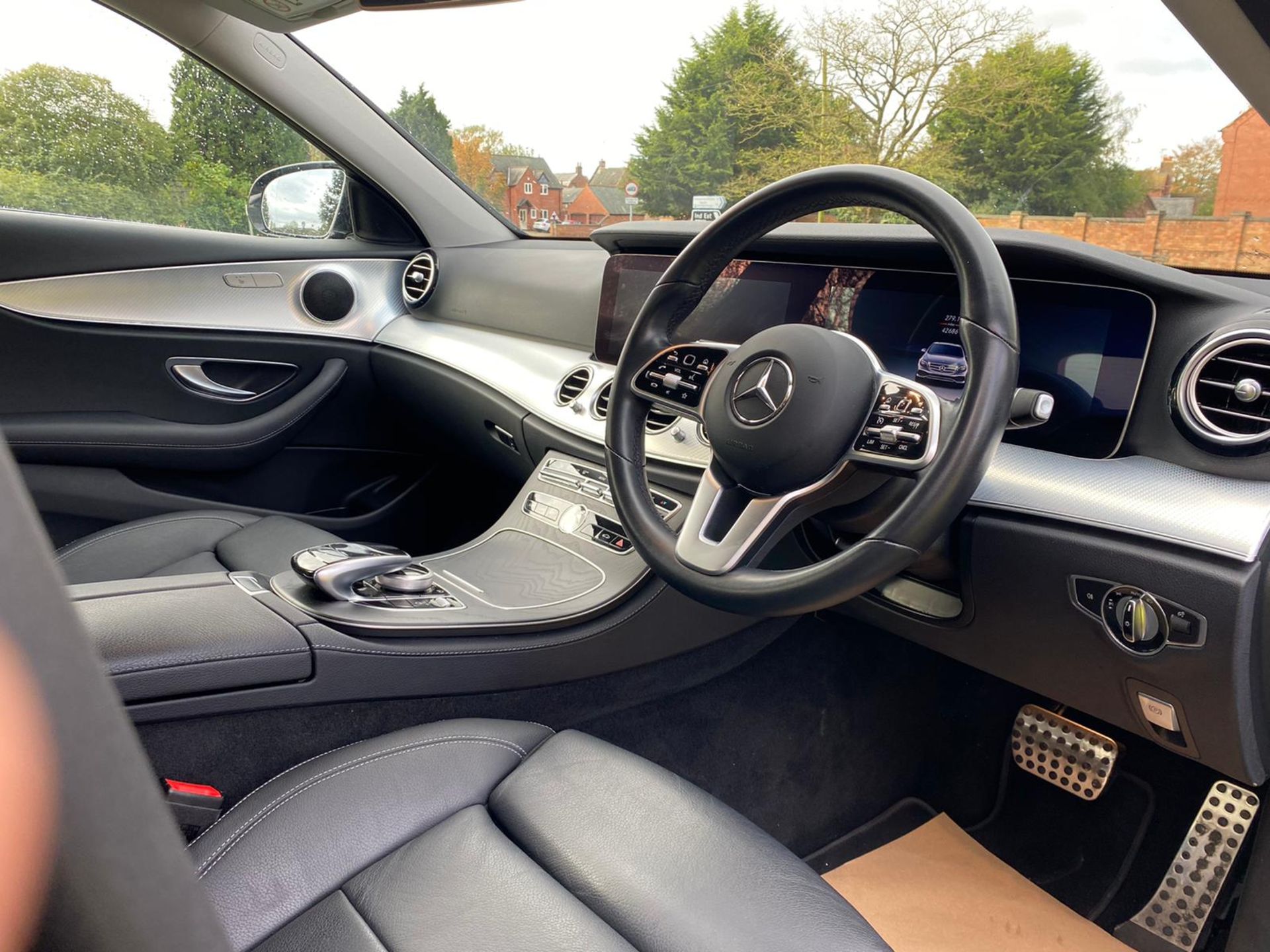 (RESERVE MET)MERCEDES BENZ E220D SPECIAL EQUIPMENT EDITION -2020 MODEL -9G TRONC AUTO -SAT NAV- 42K - Image 17 of 28