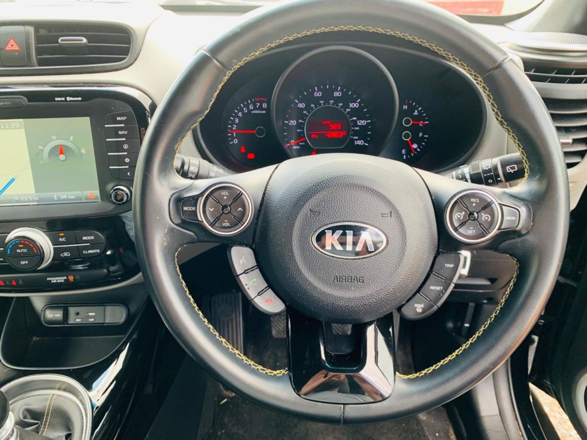 KIA Soul 1.6 Connect + (130 BHP) 2015 15 Reg - Sat Nav - Cruise - Air Con - ONLY 42K Miles NO VAT - Image 12 of 22