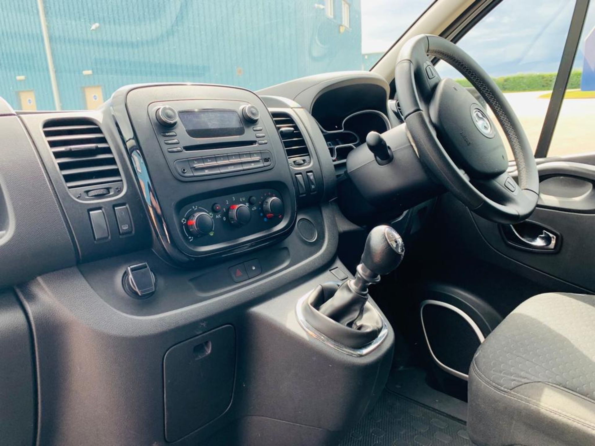 Vauxhall Vivaro 2900 1.6 CDTI Sportive - 2019 Model - 6 Speed - Air Con - Cruise - ONLY 25K Miles - Image 9 of 24