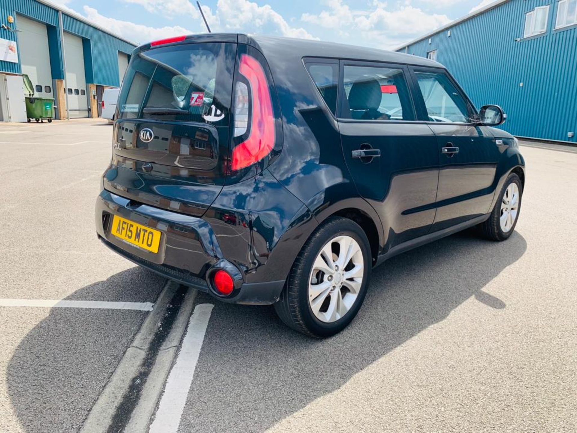 KIA Soul 1.6 Connect + (130 BHP) 2015 15 Reg - Sat Nav - Cruise - Air Con - ONLY 42K Miles NO VAT - Image 9 of 22