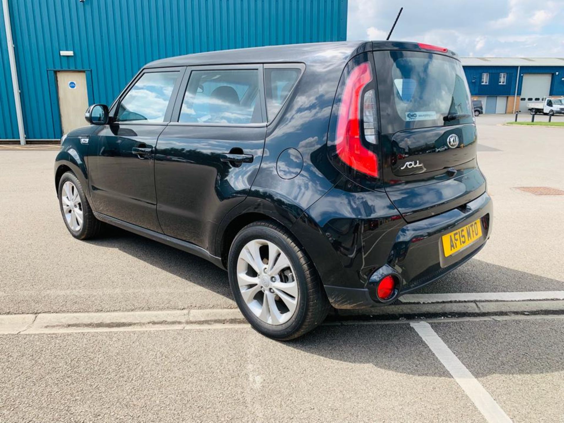 KIA Soul 1.6 Connect + (130 BHP) 2015 15 Reg - Sat Nav - Cruise - Air Con - ONLY 42K Miles NO VAT - Image 6 of 22