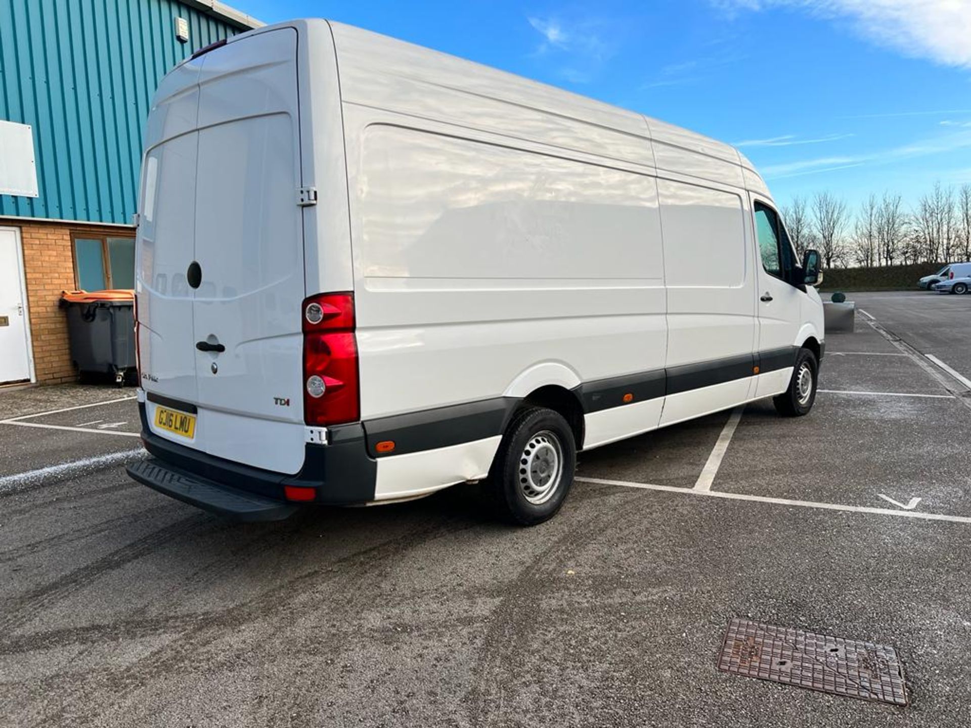 (RESERVE MET) Volkswagen Crafter CR35 2.0tdi 134bhp 'LWB HIGH ROOF' - 2016 16 Reg - fully ply lined - Image 8 of 19