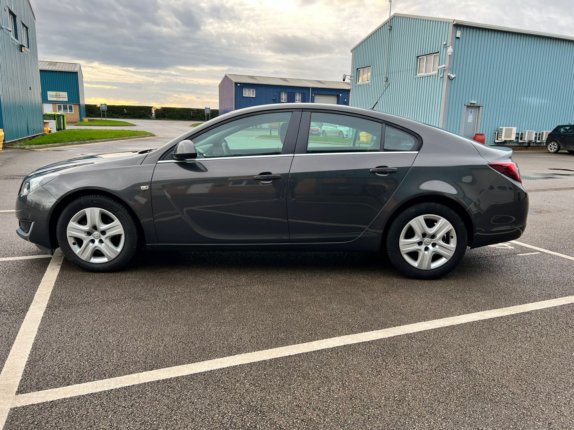 (Reserve Met) Vauxhall Insignia 1.6 CDTI ecoFLex Design Ed - 2016 16 Reg - 1 owner - Euro6- Air Con - Image 7 of 22