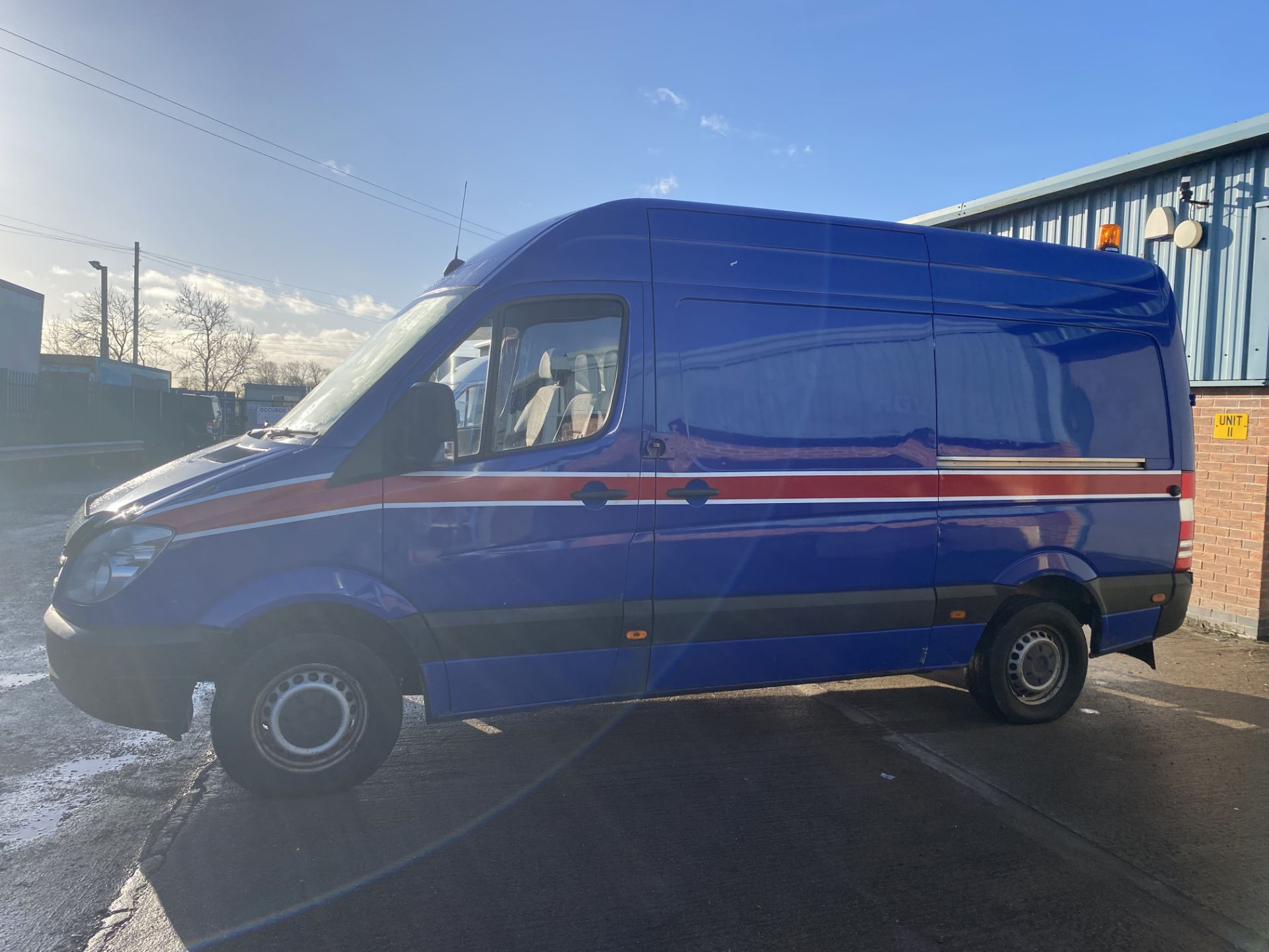 (Reserve Met) Mercedes Sprinter 311Cdi Medium Wheel Base 'High Roof' Van - 59 Reg - 1 Owner - - Image 5 of 13