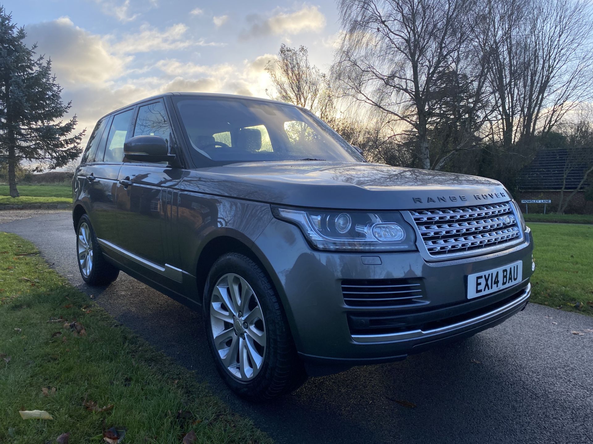 Range Rover Vogue 3.0TDV6 'Auto' (New Shape) 14 Reg - 1 Previous Owner - Enormous Spec!! Leather Ect - Image 2 of 21