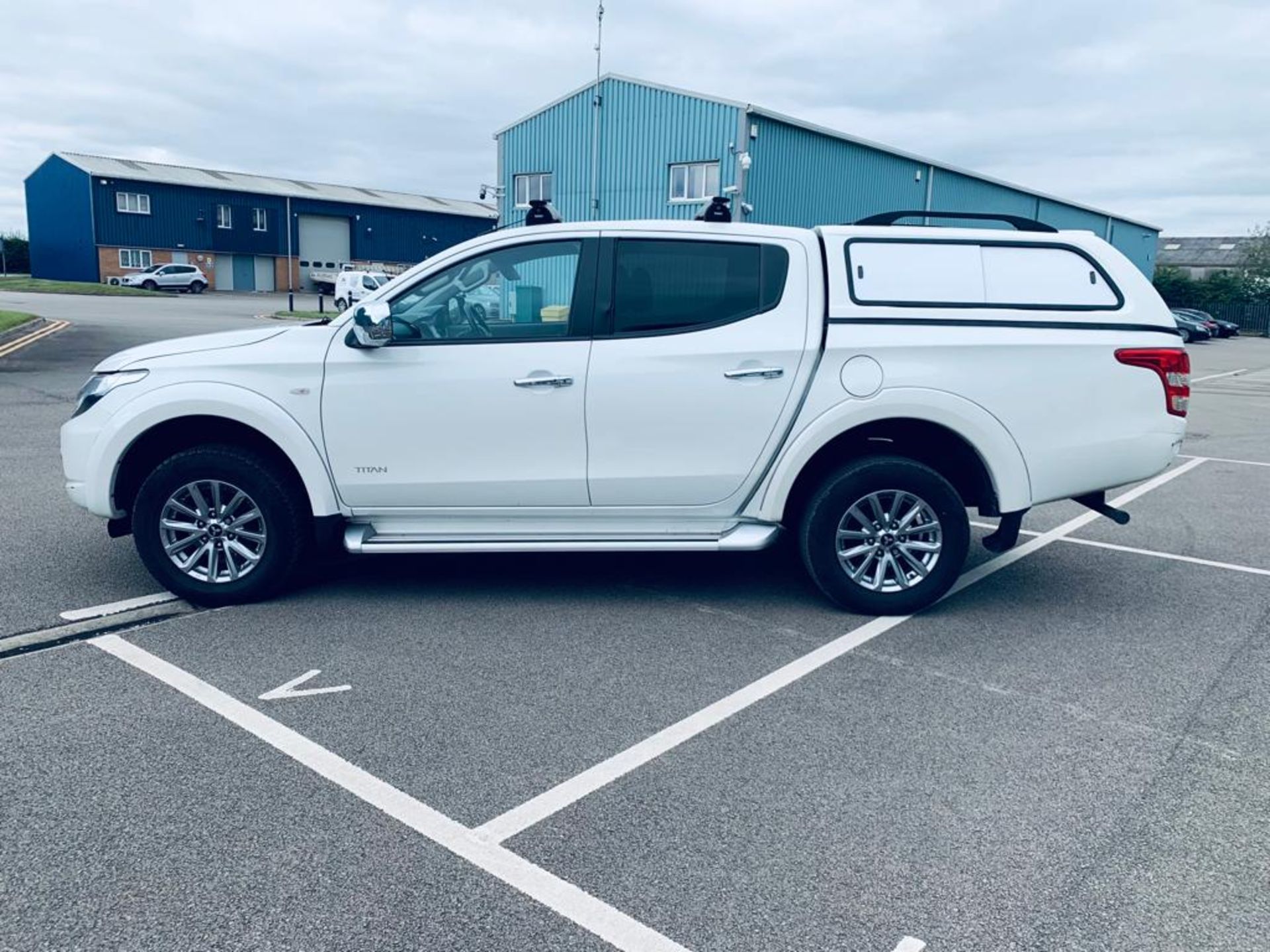 (RESERVE MET)Mitsubishi L200 Titan 2.4 DI-D Double Cab - 17 Reg 1 Owner -Sports Canopy - Euro 6 ULEZ