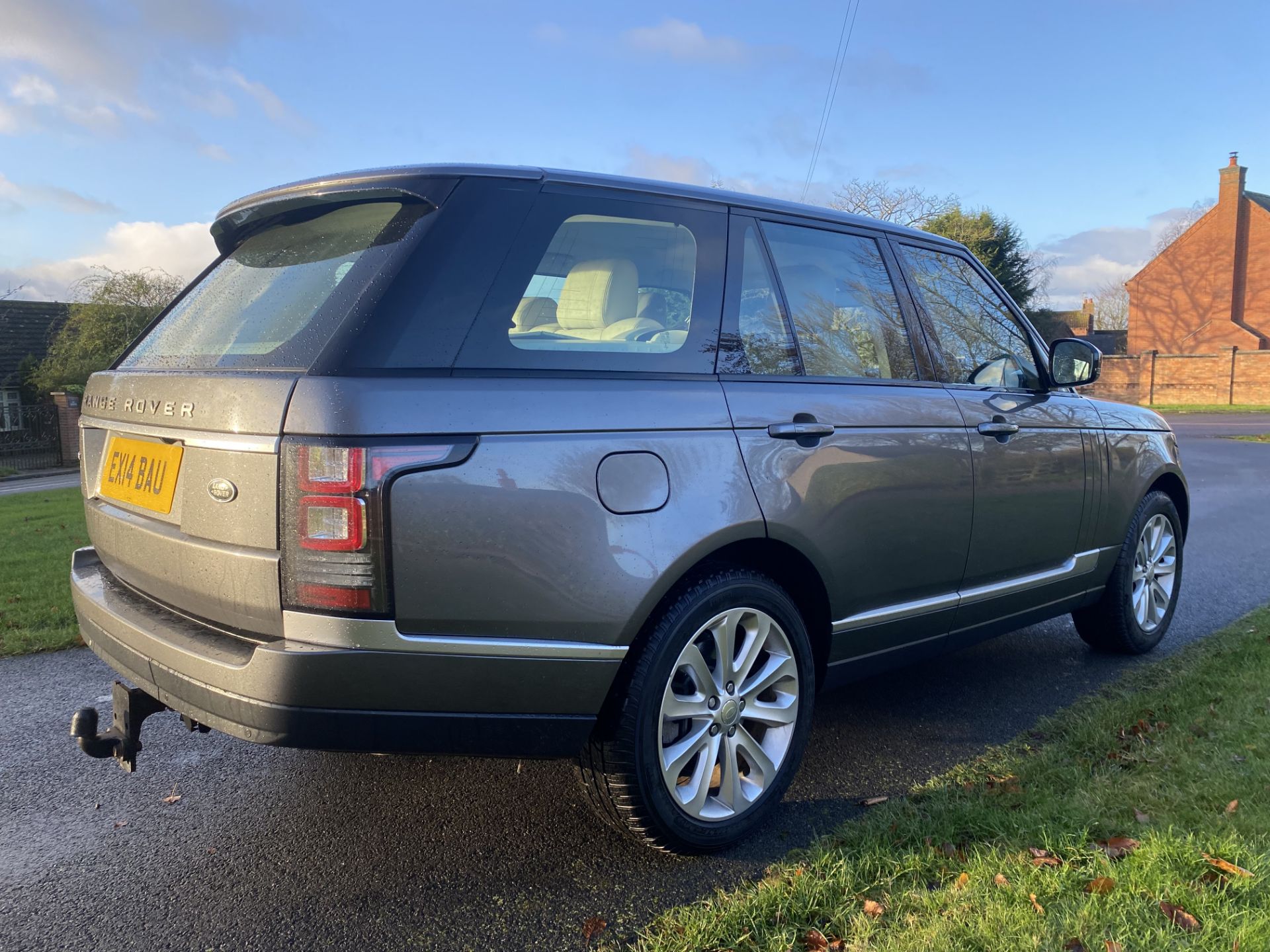 Range Rover Vogue 3.0TDV6 'Auto' (New Shape) 14 Reg - 1 Previous Owner - Enormous Spec!! Leather Ect - Image 9 of 21