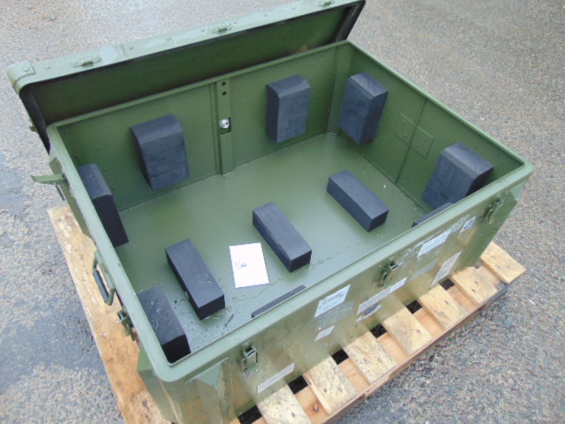 Large Heavy Duty Secure Storage Box as shown - Image 4 of 5