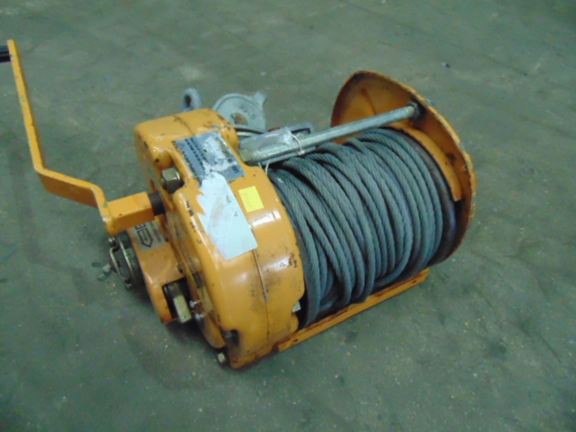 Maxpull GM 20 Handwinch c/w Wire Rope, Pulleys, D Shackles & Handle - Image 3 of 5