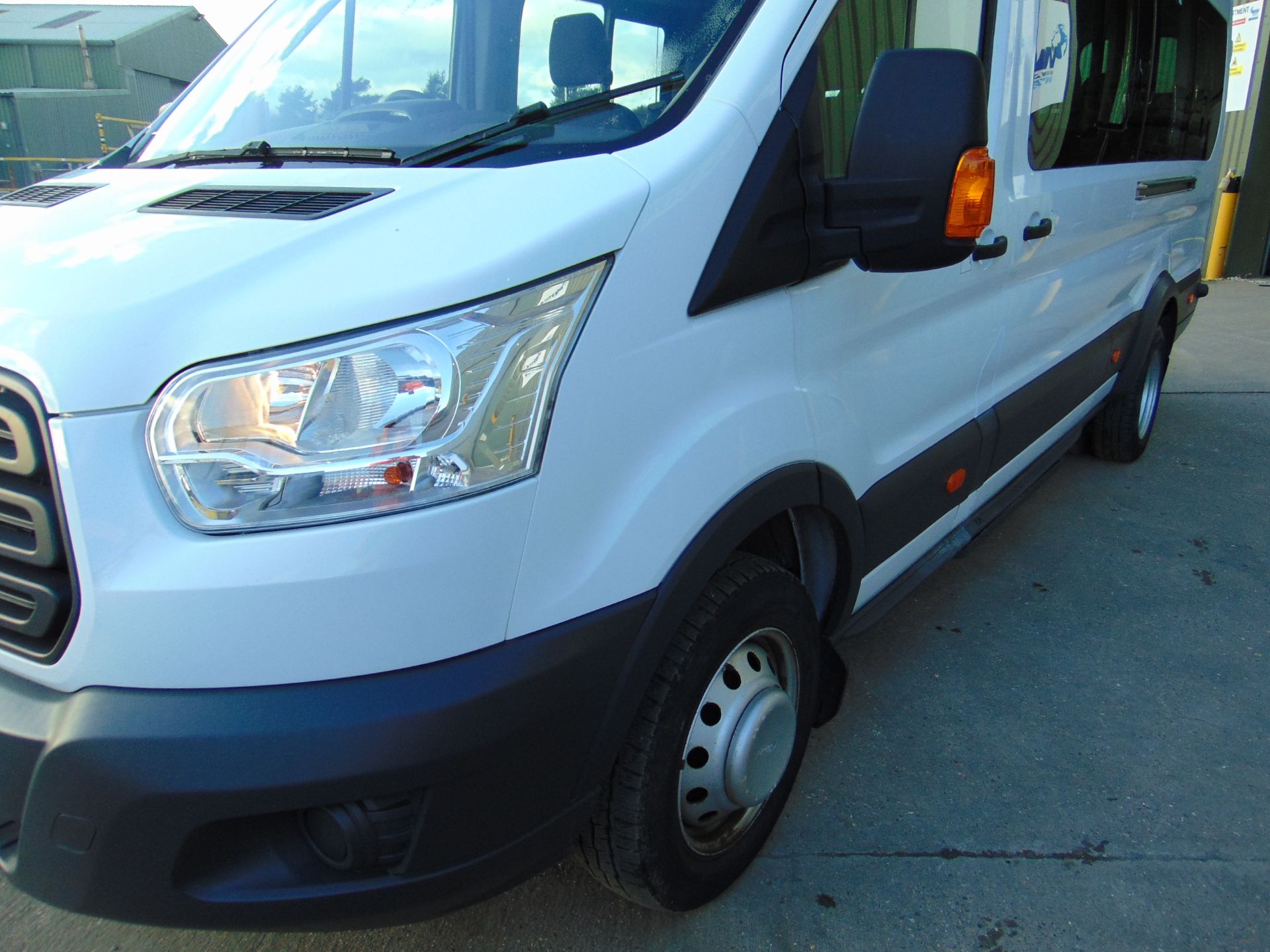 2014 Ford Transit 2.2 TDCI 460 17 Seat Minibus Only 72,000 kms ( 44,000 miles ) - Image 10 of 31