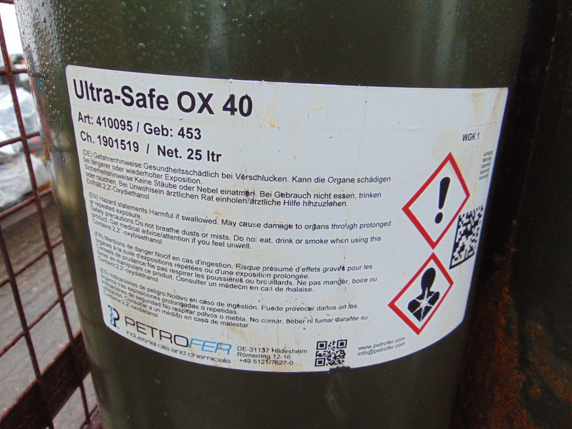 10 x Unused 25L Drums of Ultra-Safe OX-40 High Quality luminescent green hydraulic fluid - Image 2 of 2