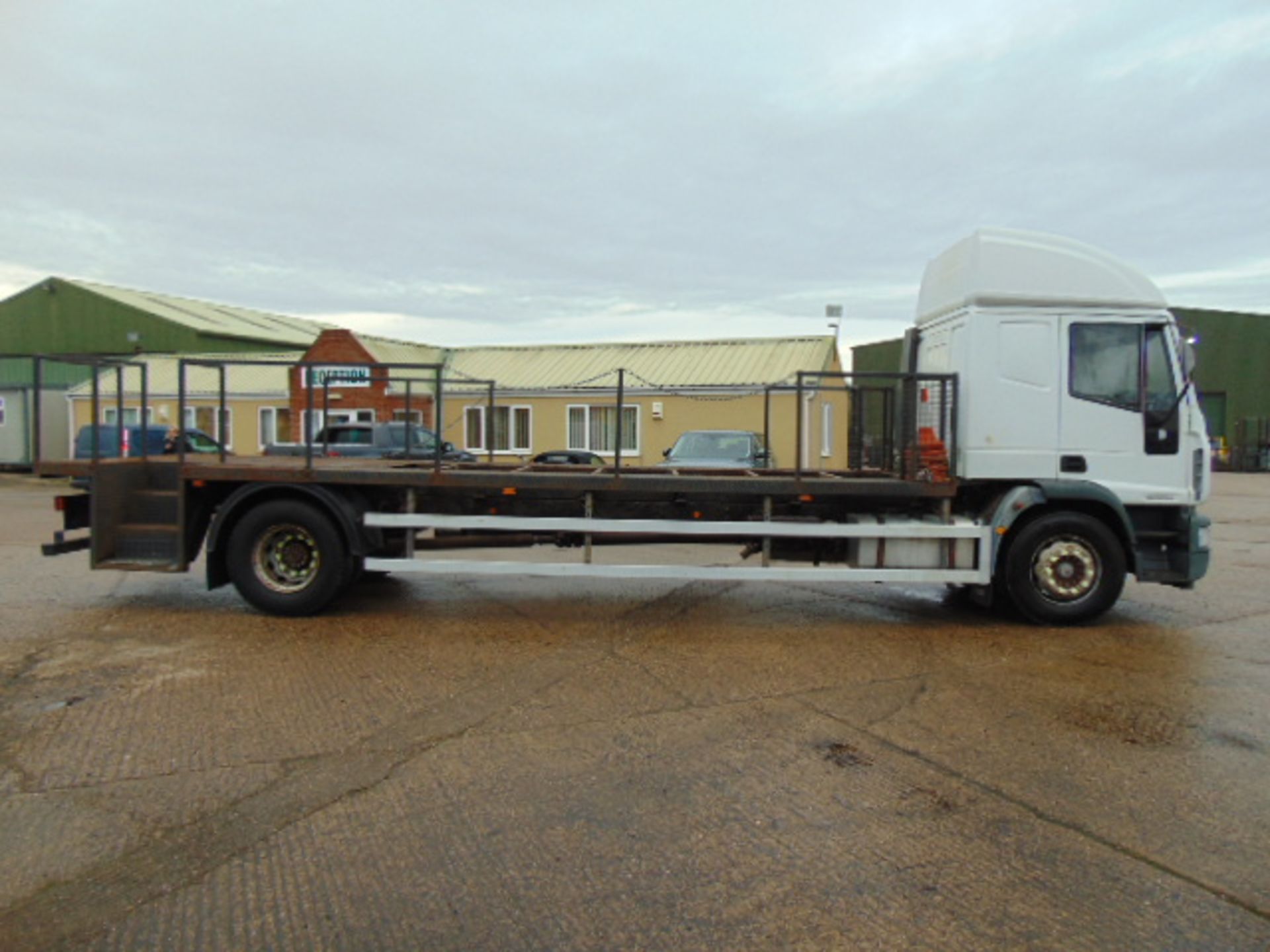 Iveco Eurocargo ML180E24 Manual Flatbed Truck - Image 5 of 17