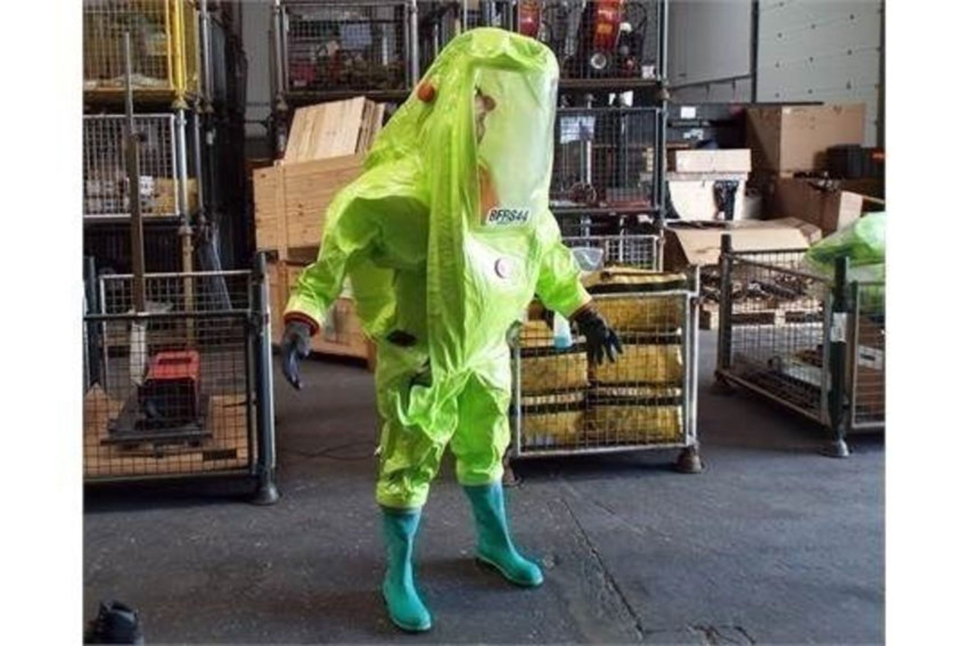 10 x Respirex Tychem TK Gas-Tight Hazmat Suit Type 1A with Attached Boots and Gloves - Image 4 of 11