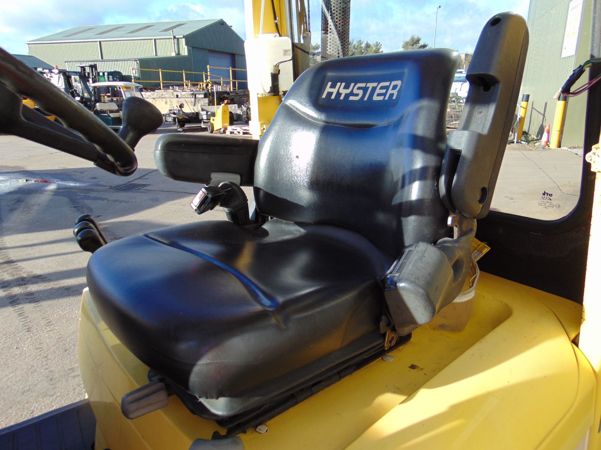 Hyster H2.50XM Counter Balance Diesel Forklift ONLY 1,699 HOURS! - Image 17 of 26