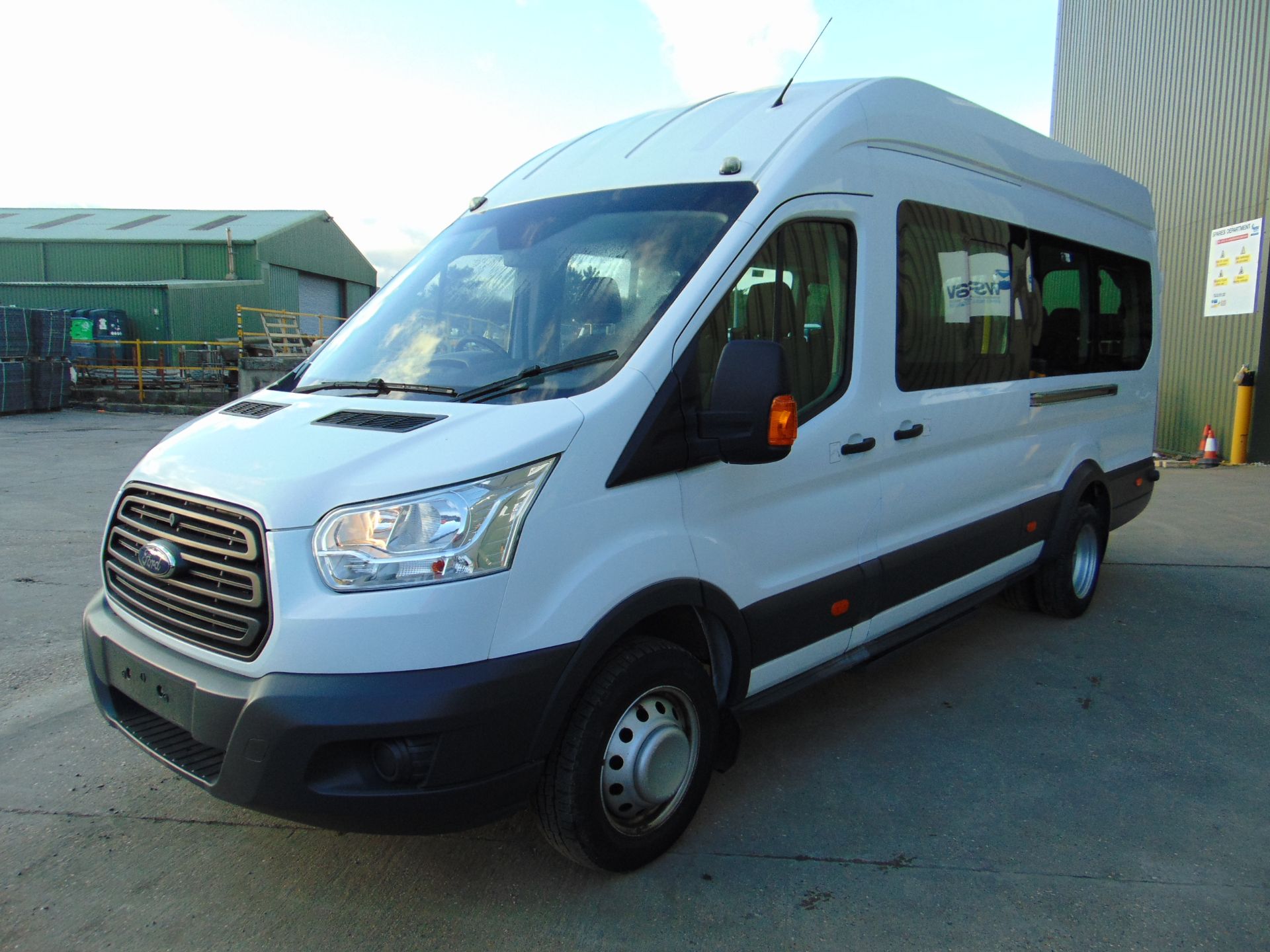 2014 Ford Transit 2.2 TDCI 460 17 Seat Minibus Only 72,000 kms ( 44,000 miles ) - Image 3 of 31