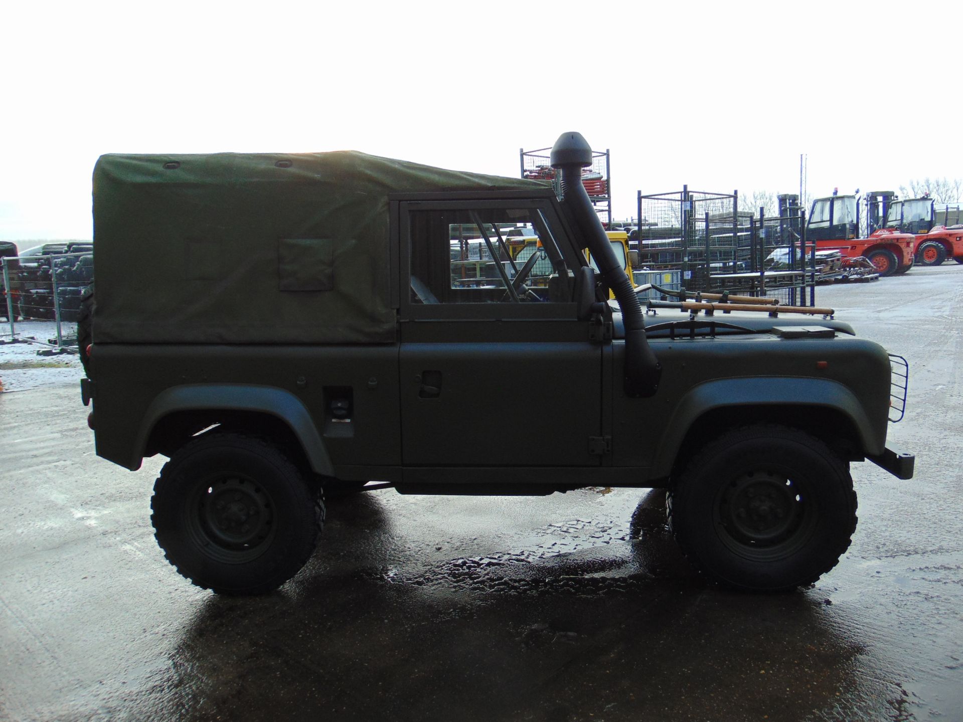 Land Rover Wolf 90 Soft Top ONLY 127,210km! - Image 4 of 30