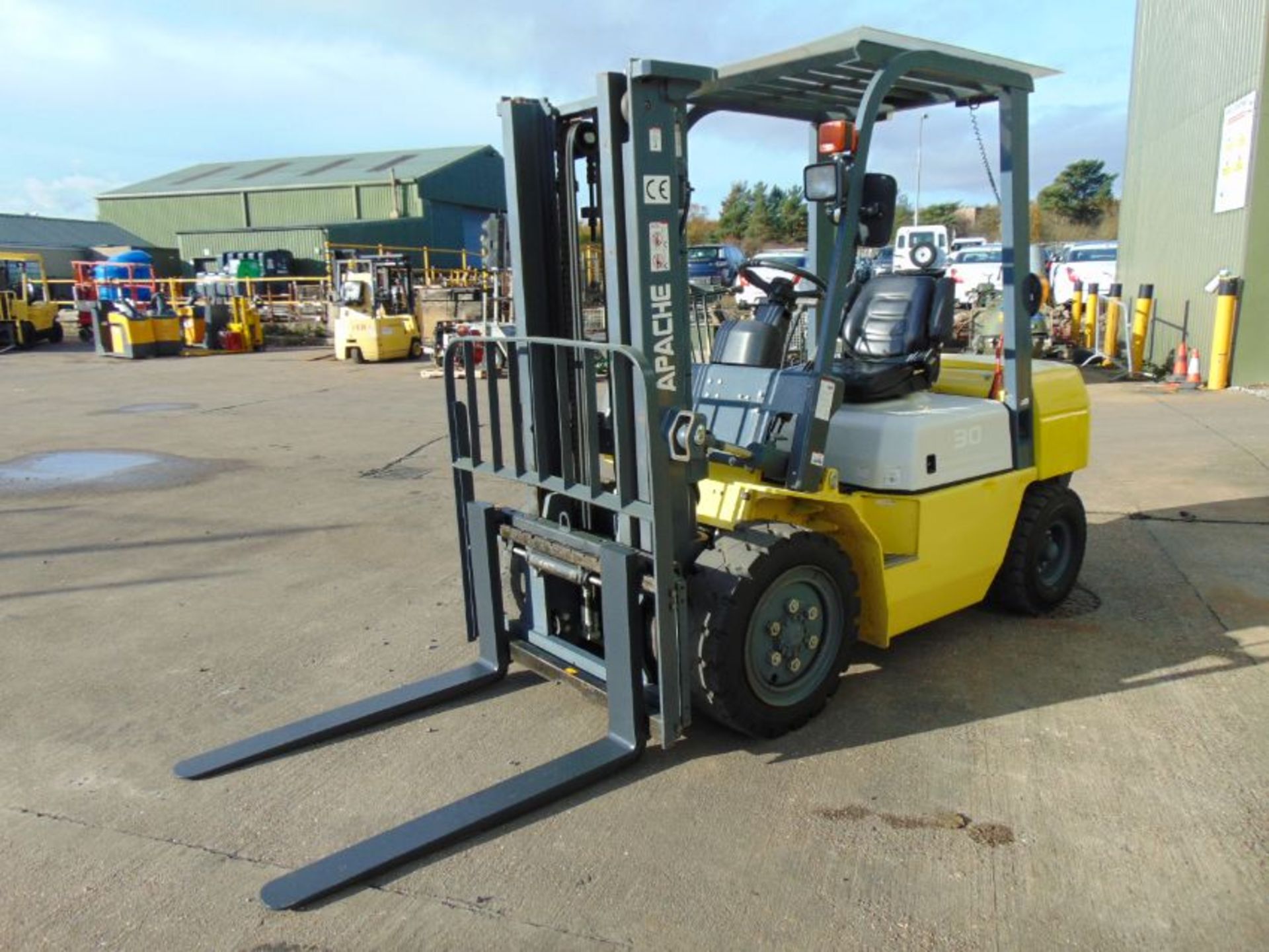 2018 Apache 3000Kg Diesel Fork Lift Truck ONLY 940 warranted HOURS! - Image 4 of 23