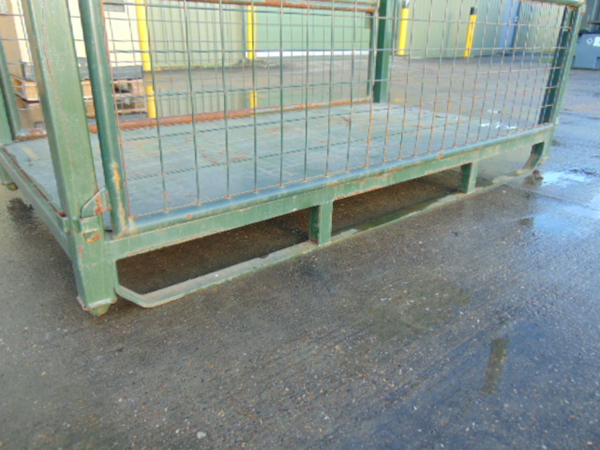 Heavy Duty Metal Stackable Stillage / Post Pallet - Image 3 of 3