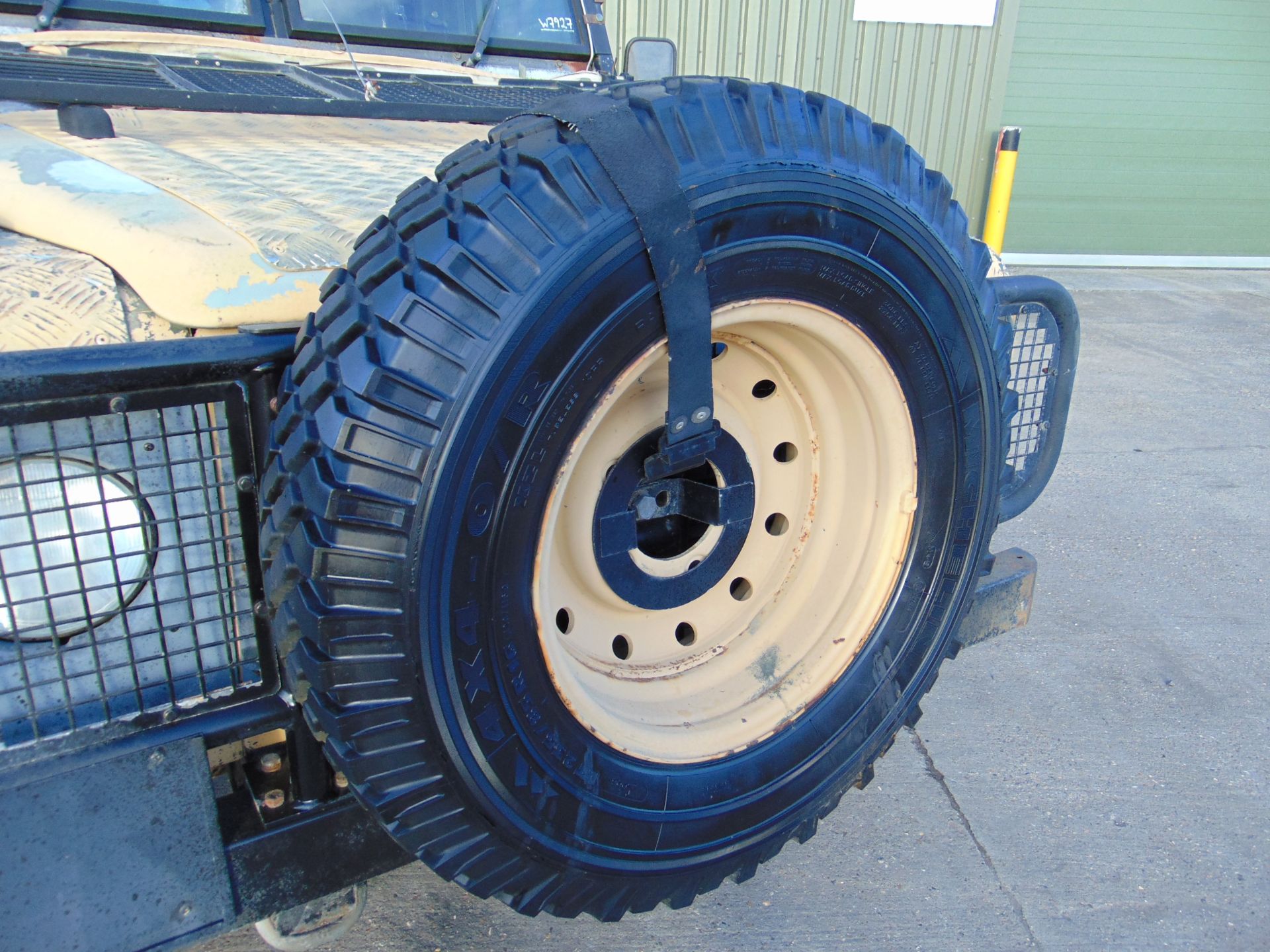 Land Rover Snatch 300TDi 2A - Image 10 of 32