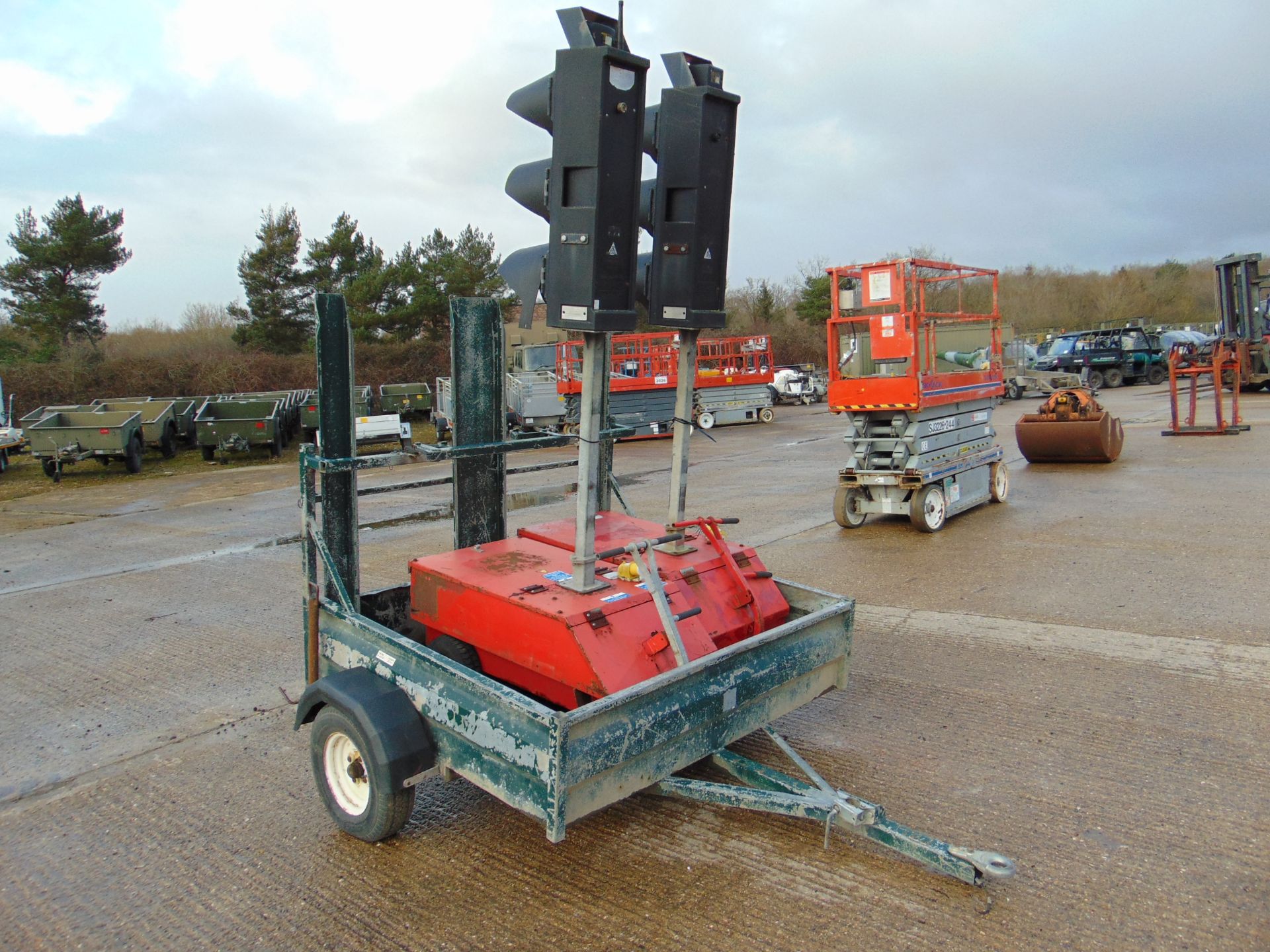 2 Way Traffic Light System c/w Single Axle Trailer - Image 2 of 6