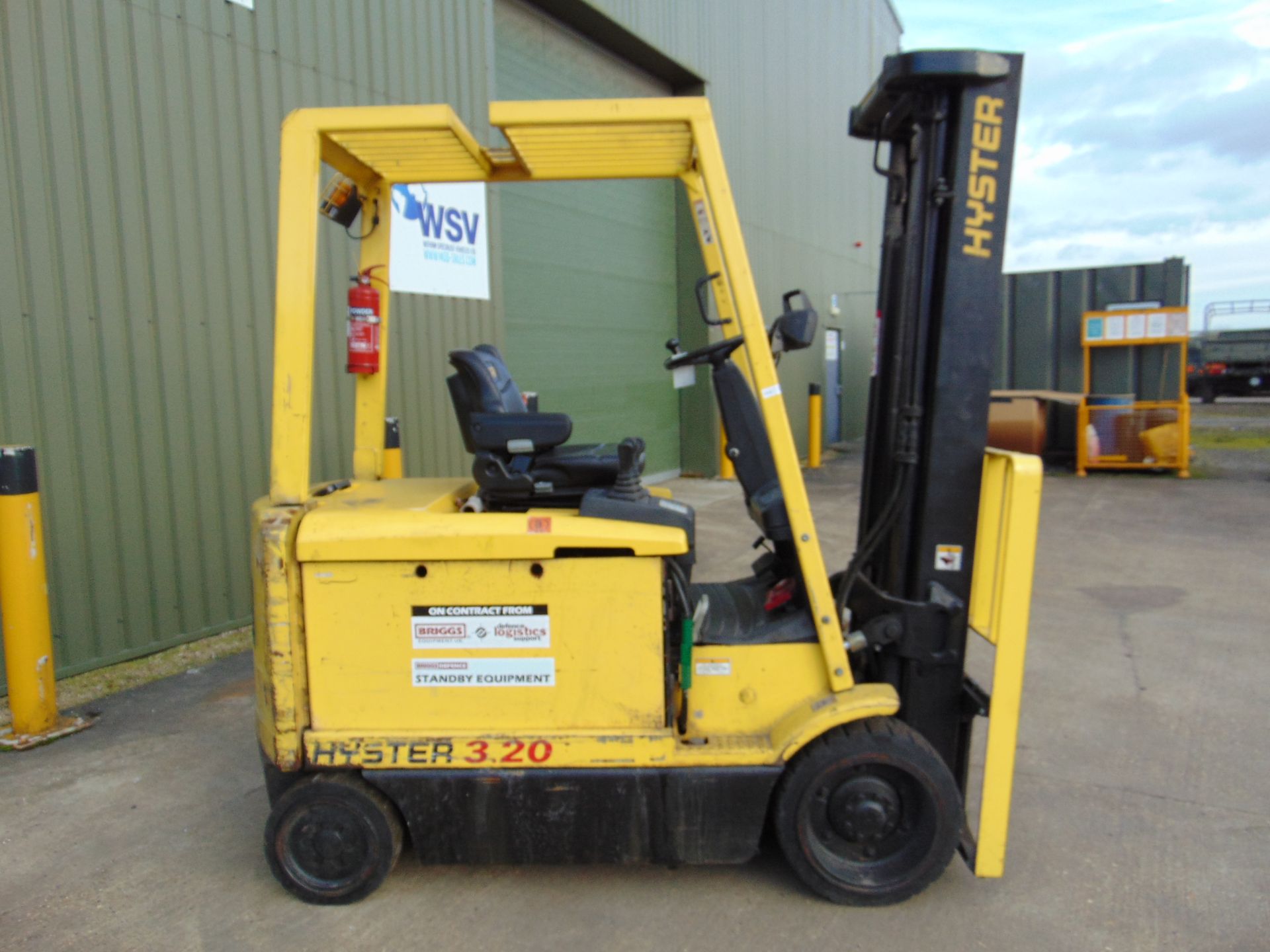 Hyster E3.20XM Counter Balance Electric Forklift From MOD Ex Stand By Truck - Image 9 of 21