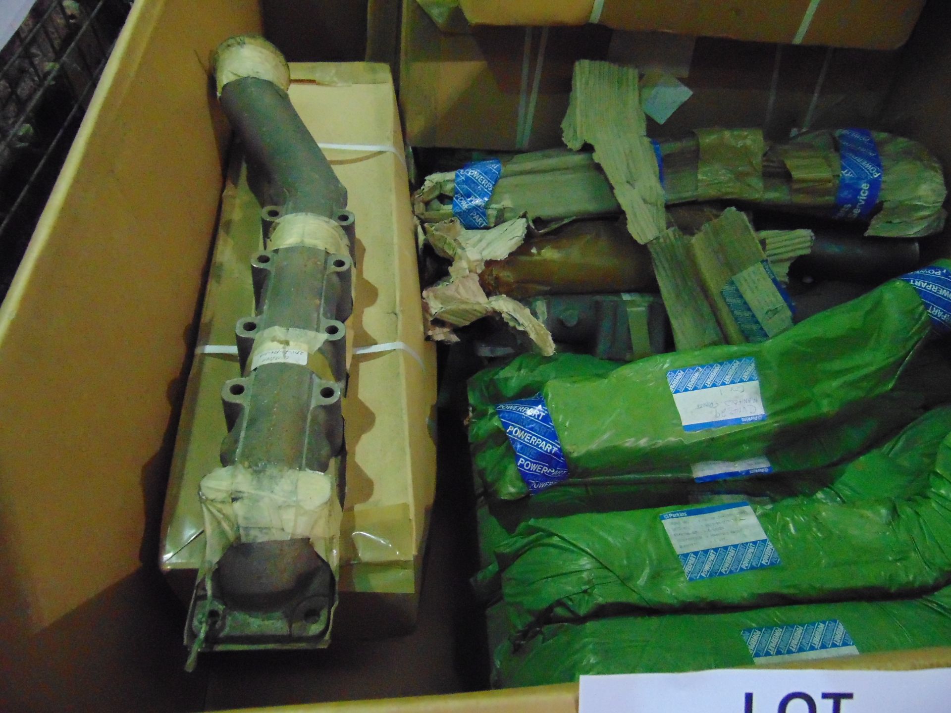 30x Perkins Manifold Assembly Unused in original packing - Image 2 of 4