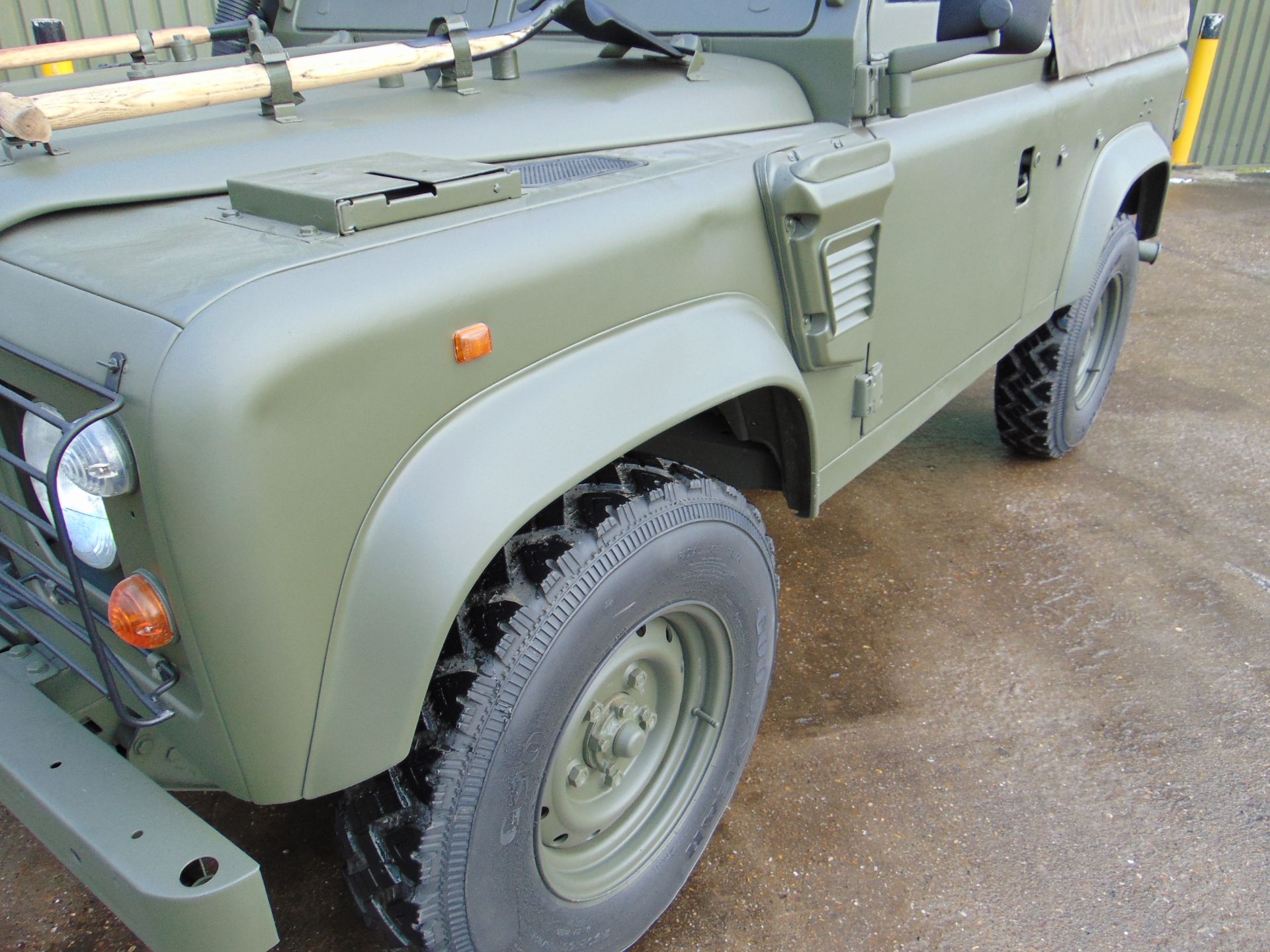 Land Rover Wolf 90 Soft Top ONLY 127,210km! - Image 13 of 30