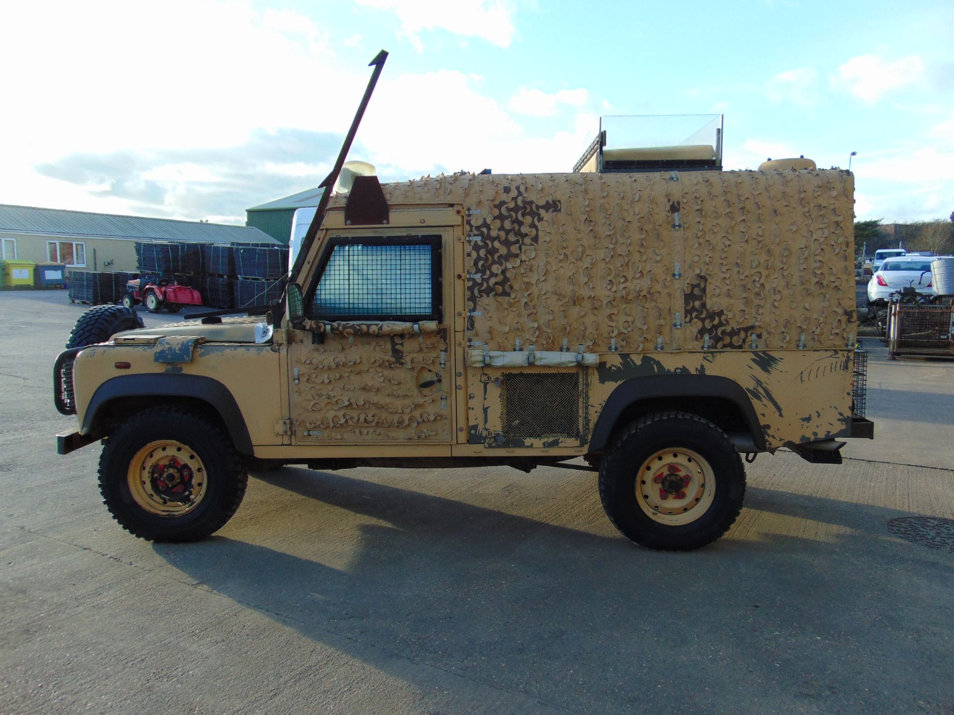 Land Rover Snatch 300TDi 2A - Image 4 of 32