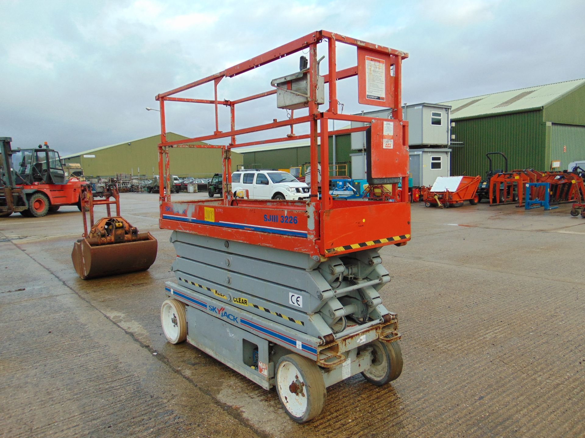 2010 Skyjack SJIII 3226 Electric Scissor Lift Access Platform ONLY 193 Hours! - Image 5 of 16