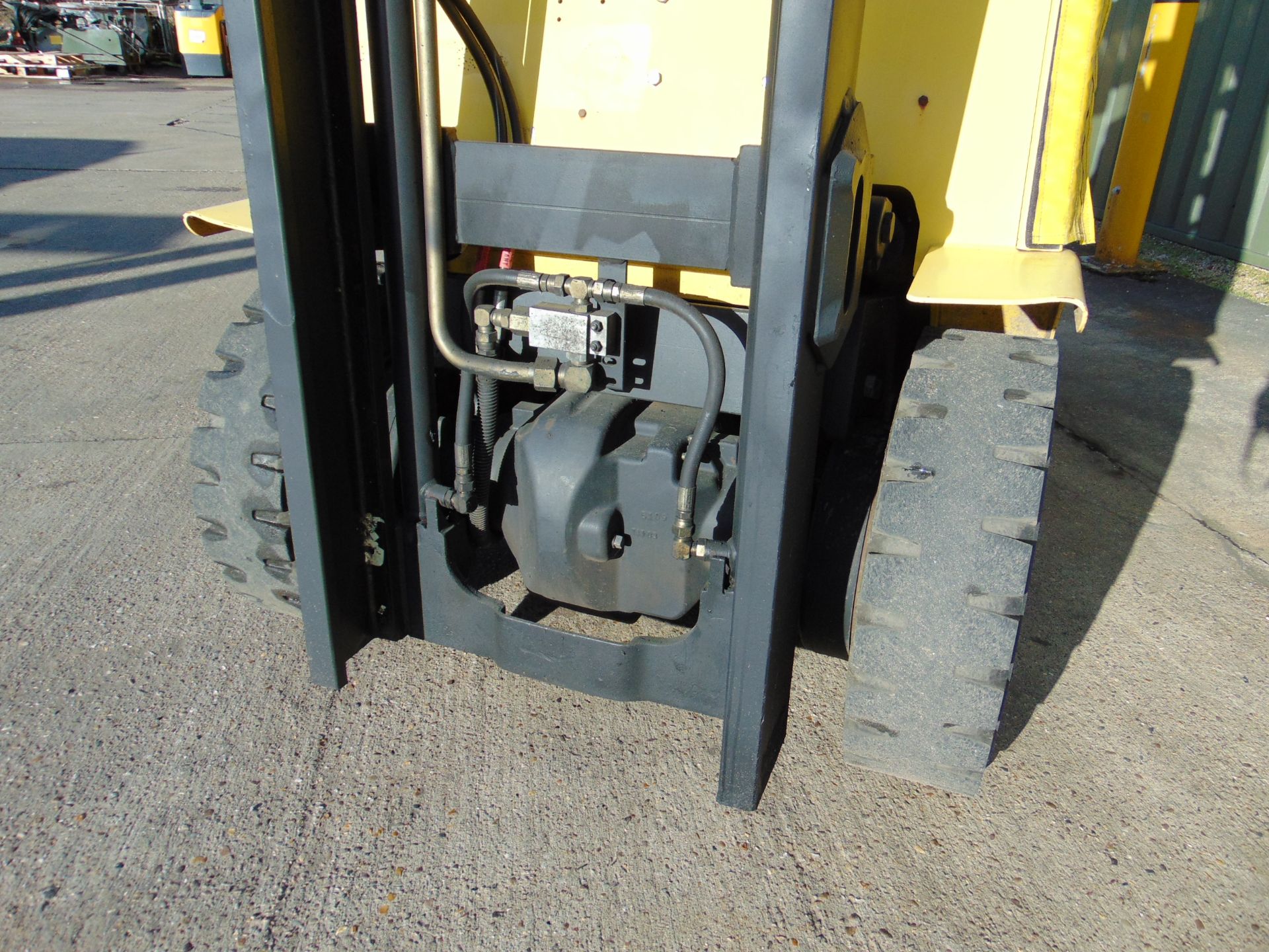 Hyster H2.50XM Counter Balance Diesel Forklift ONLY 1,699 HOURS! - Image 13 of 26