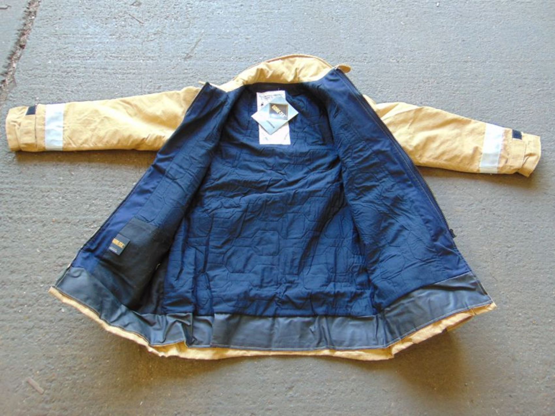 Unissued Ballyclare Firefighters Jacket Size Medium Tall - Image 3 of 7