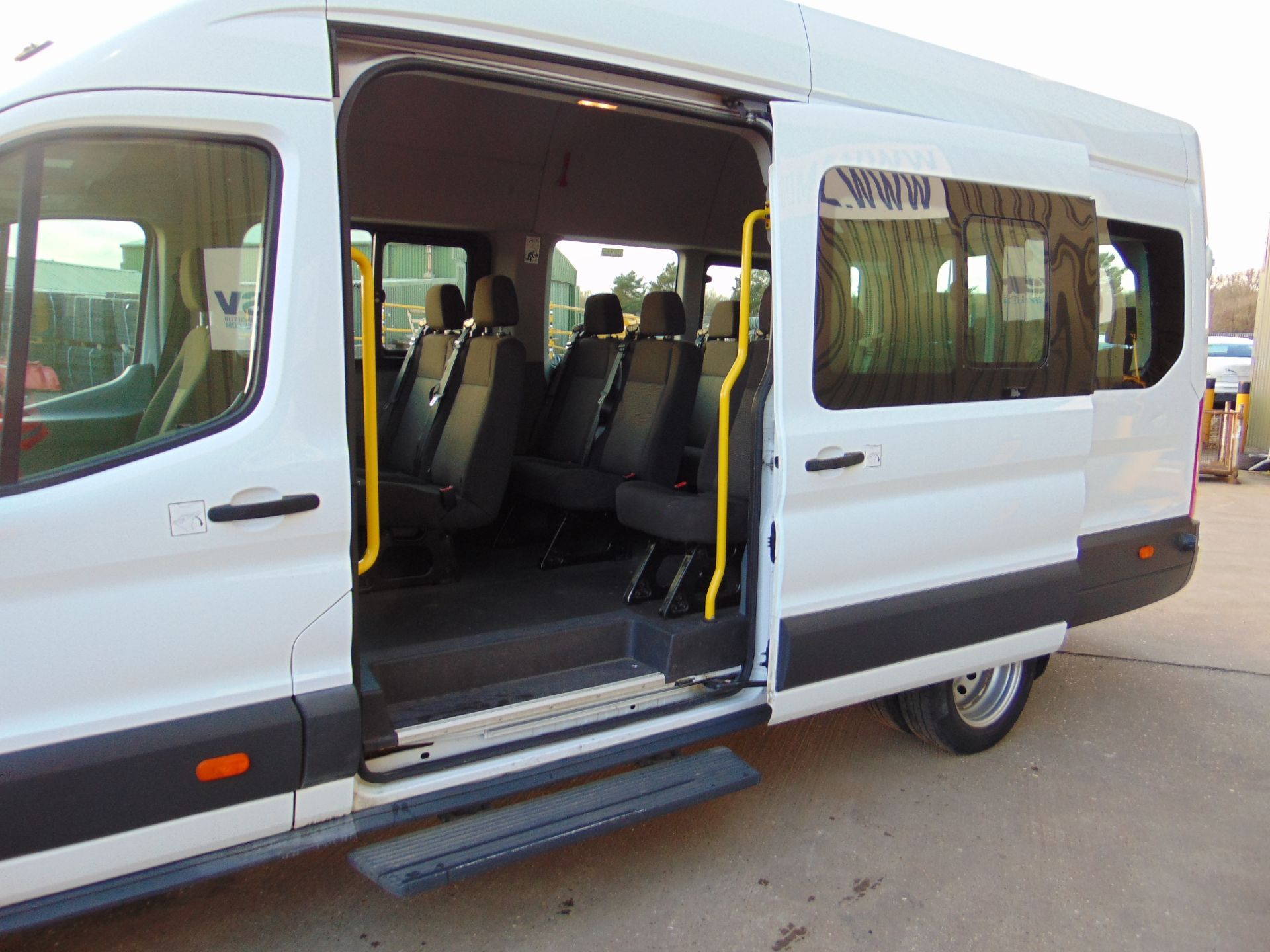 2014 Ford Transit 2.2 TDCI 460 17 Seat Minibus Only 72,000 kms ( 44,000 miles ) - Image 12 of 31