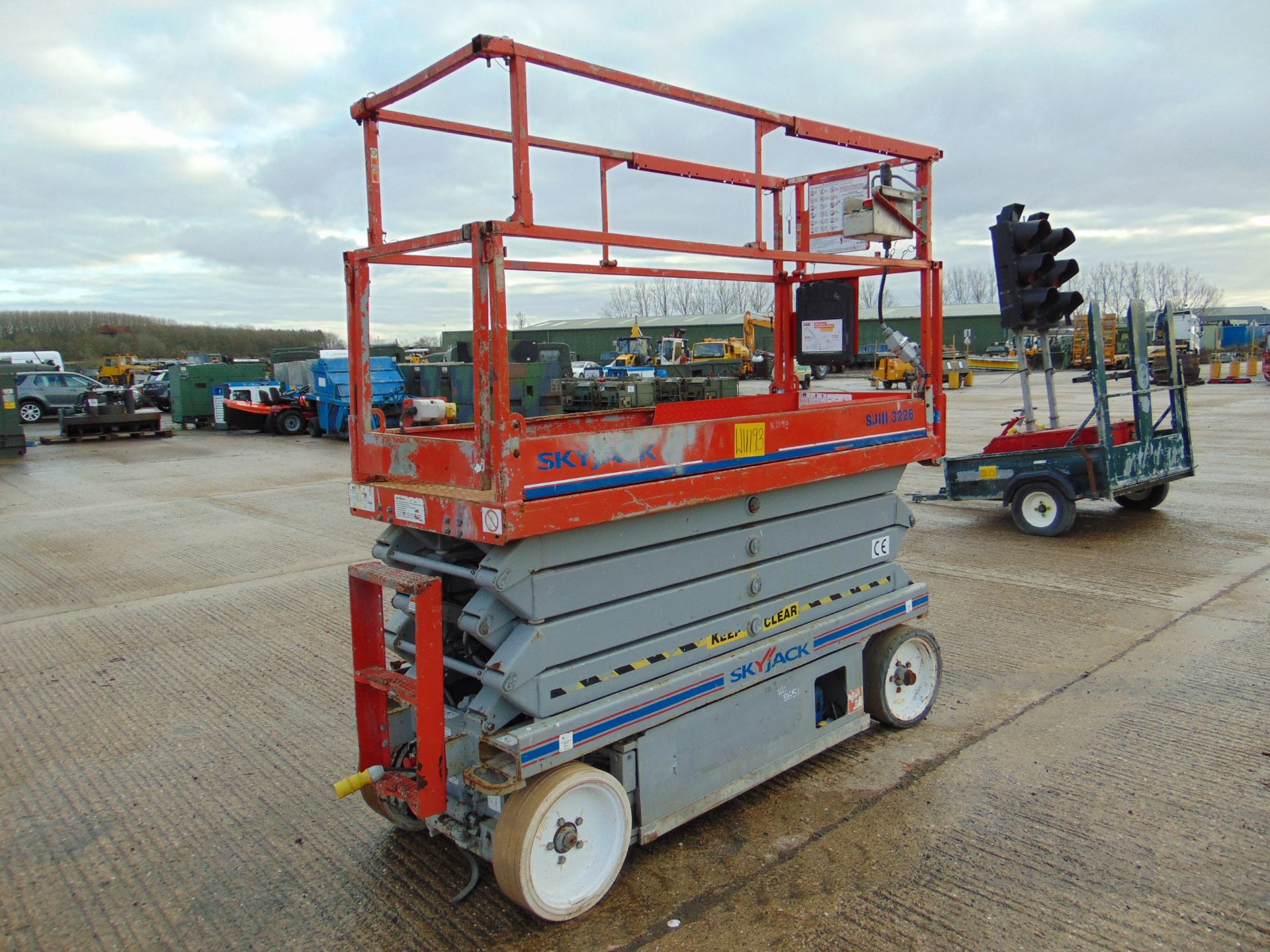 2010 Skyjack SJIII 3226 Electric Scissor Lift Access Platform ONLY 193 Hours! - Image 3 of 16