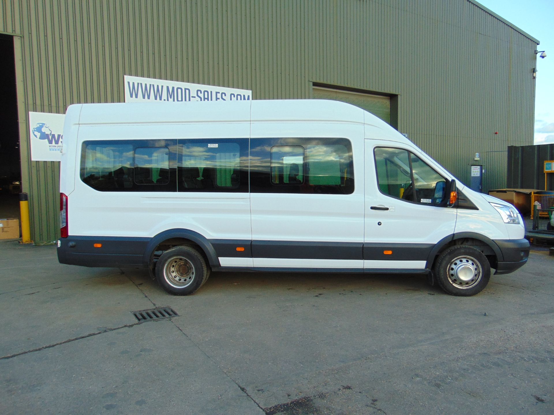 2014 Ford Transit 2.2 TDCI 460 17 Seat Minibus Only 72,000 kms ( 44,000 miles ) - Image 5 of 31