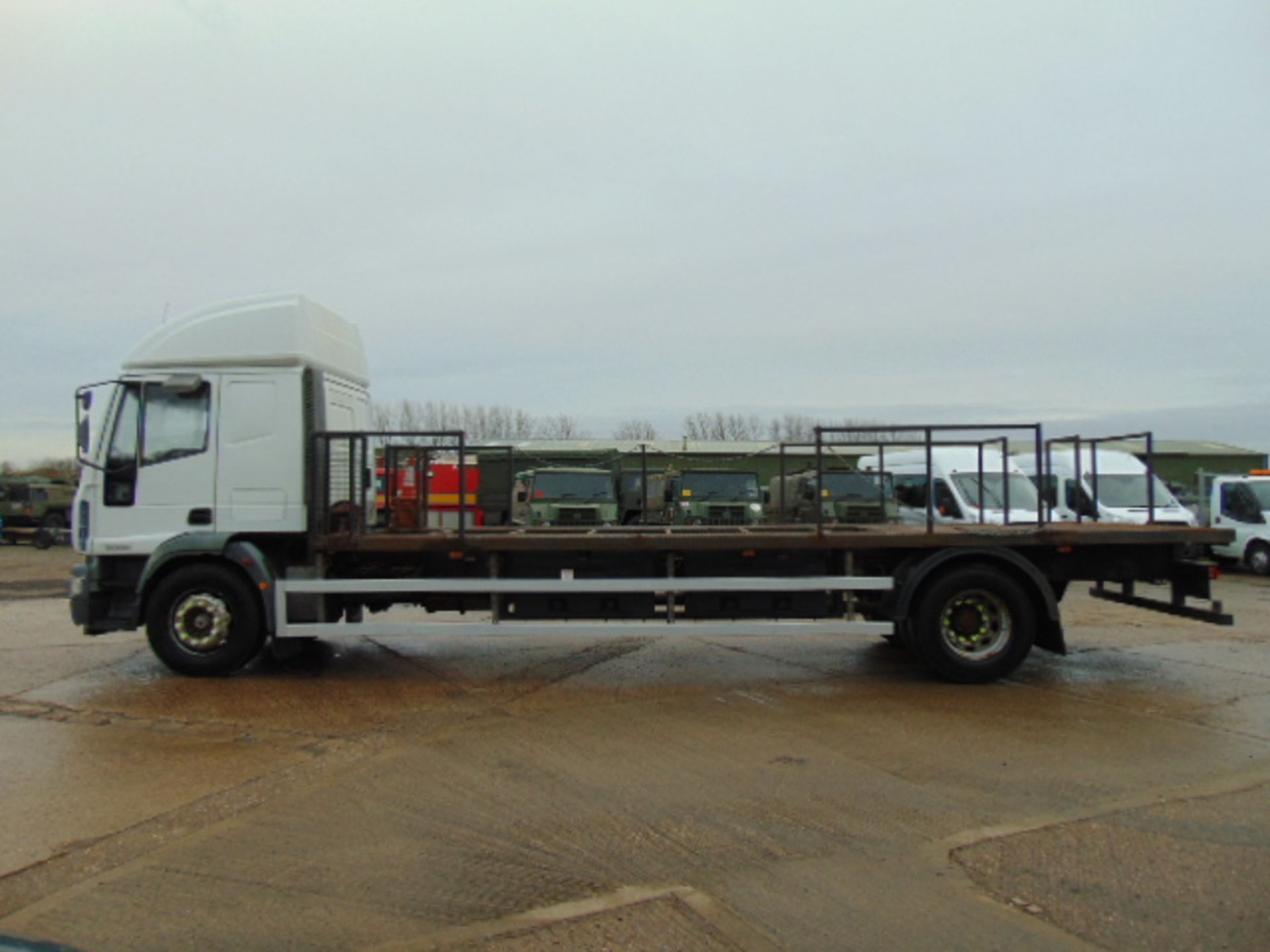 Iveco Eurocargo ML180E24 Manual Flatbed Truck - Image 4 of 17