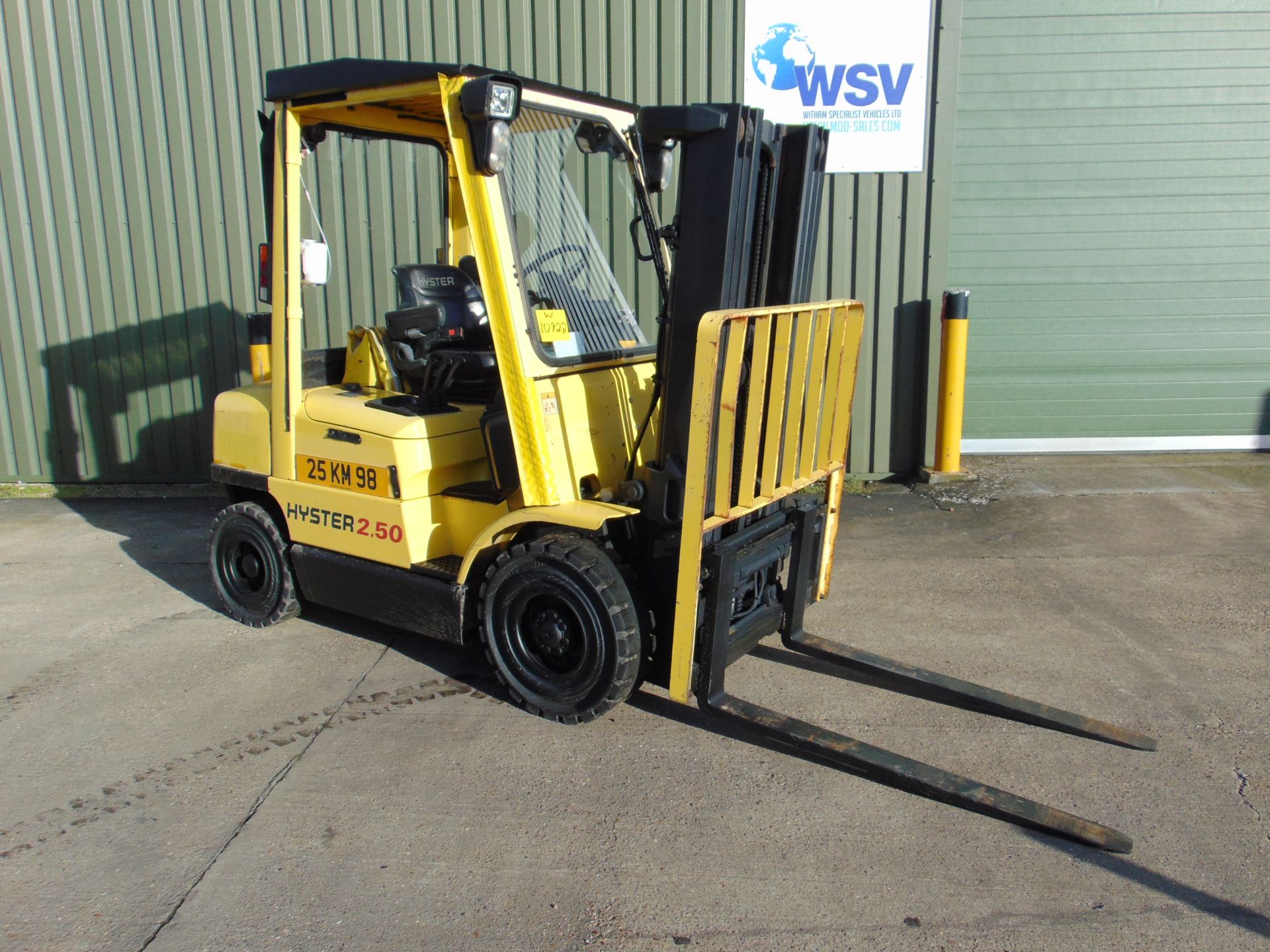 Hyster H2.50XM Counter Balance Diesel Forklift ONLY 1,699 HOURS!