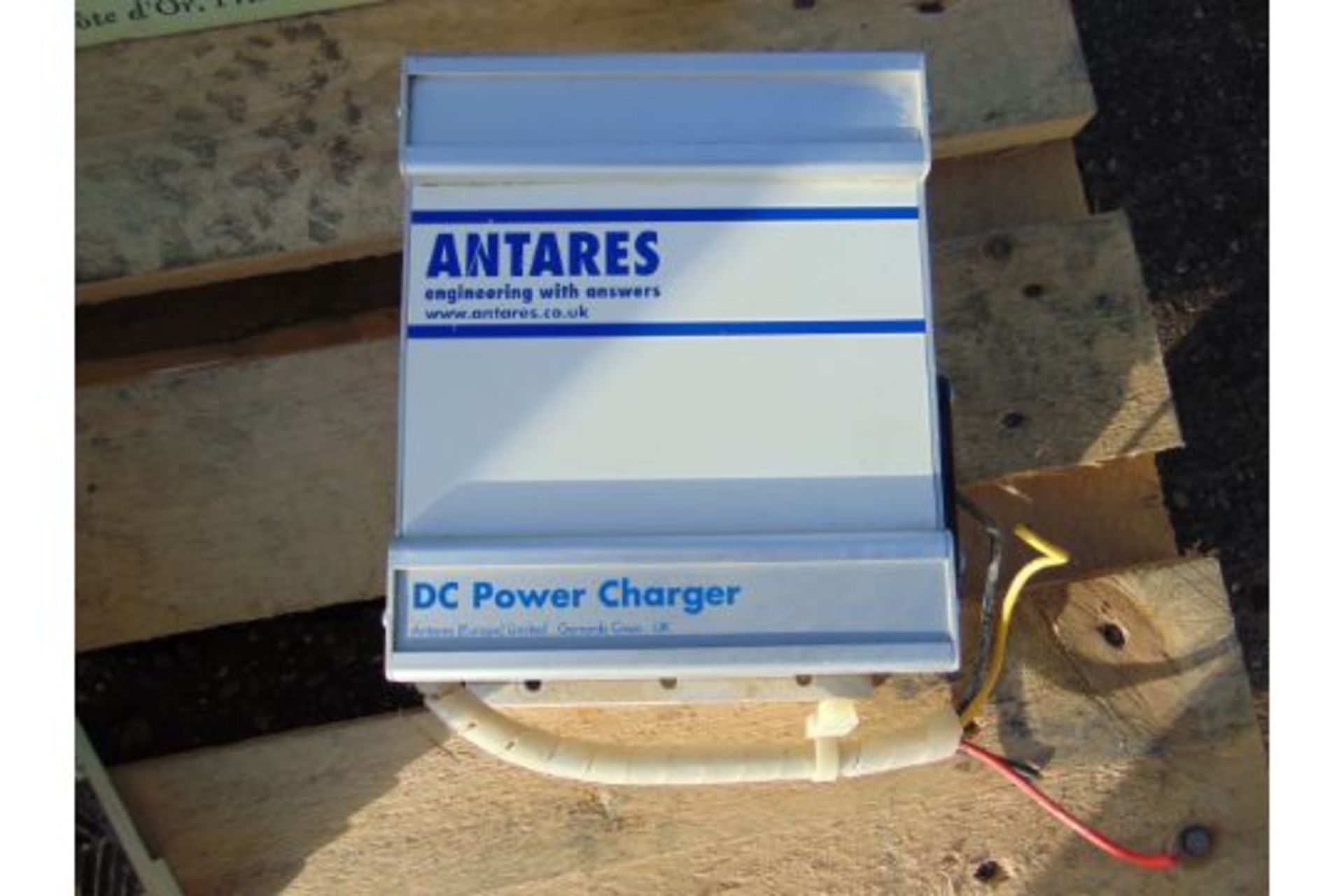 2X ANTARES DC POWER CHARGERS 24 VOLT - Image 4 of 4