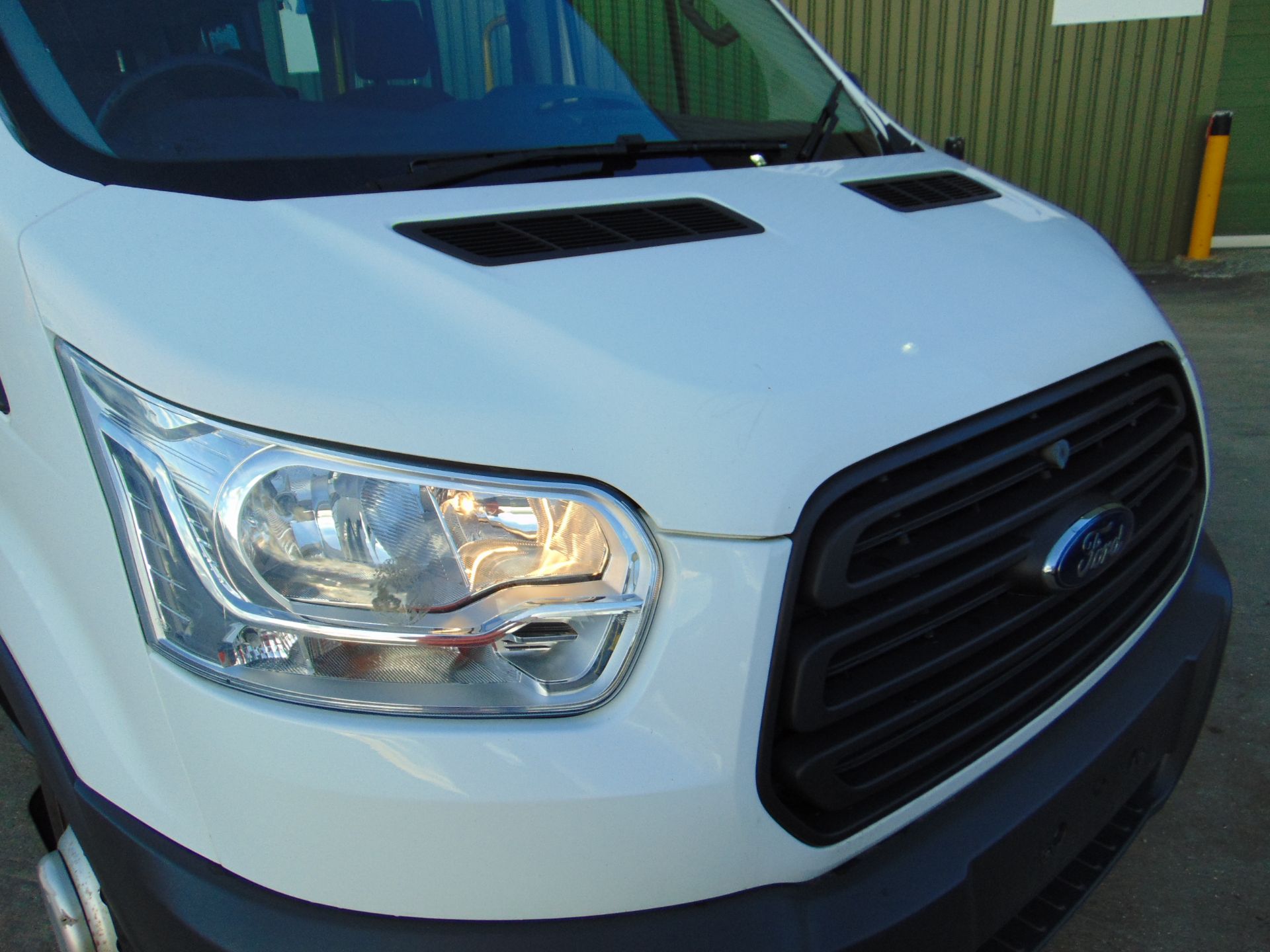 2014 Ford Transit 2.2 TDCI 460 17 Seat Minibus Only 72,000 kms ( 44,000 miles ) - Image 11 of 31