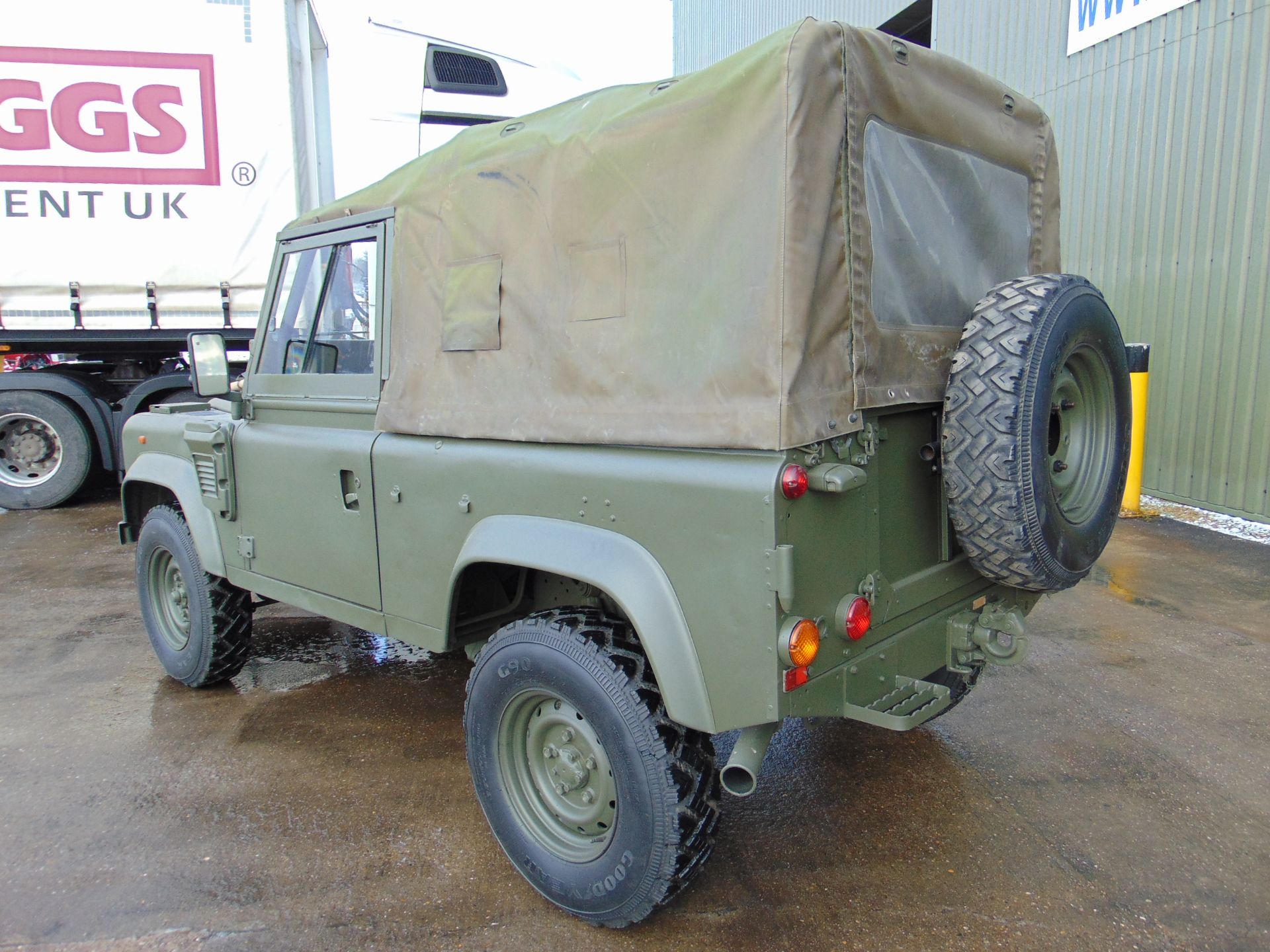 Land Rover Wolf 90 Soft Top ONLY 127,210km! - Image 6 of 30