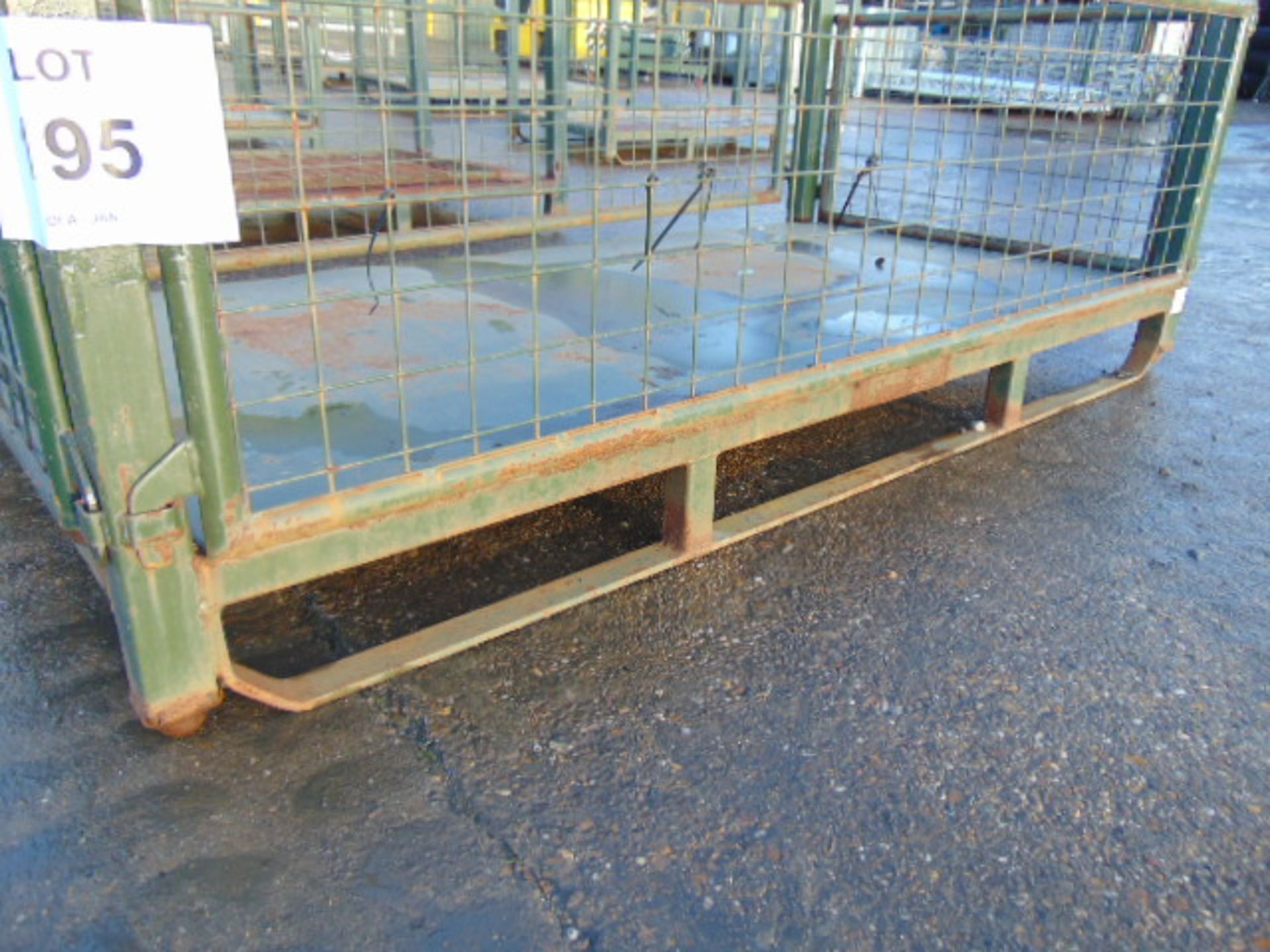 Heavy Duty Metal Stackable Stillage / Post Pallet - Image 3 of 3