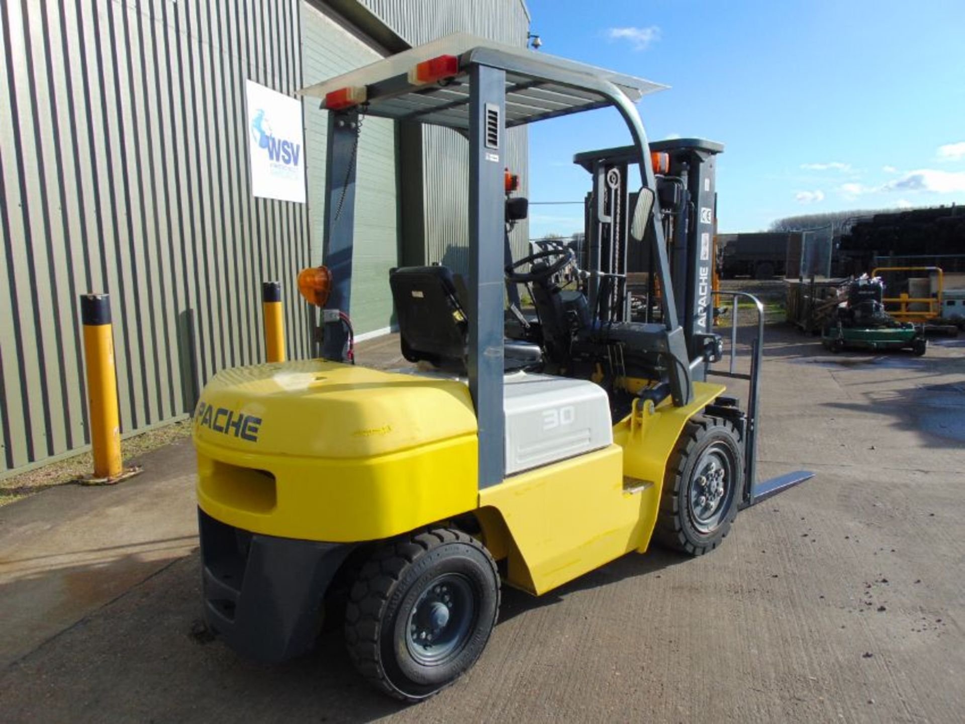 2018 Apache 3000Kg Diesel Fork Lift Truck ONLY 940 warranted HOURS! - Image 7 of 23