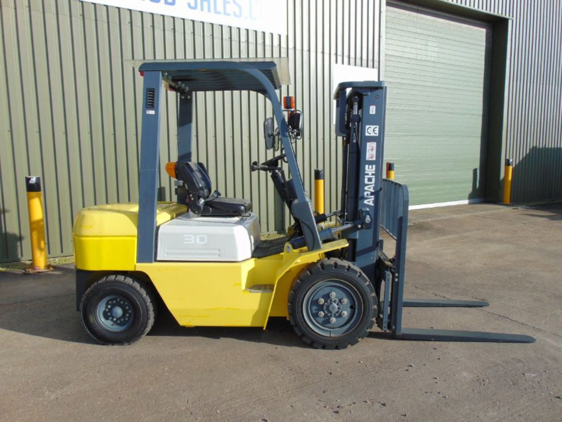 2018 Apache 3000Kg Diesel Fork Lift Truck ONLY 940 warranted HOURS! - Image 6 of 23