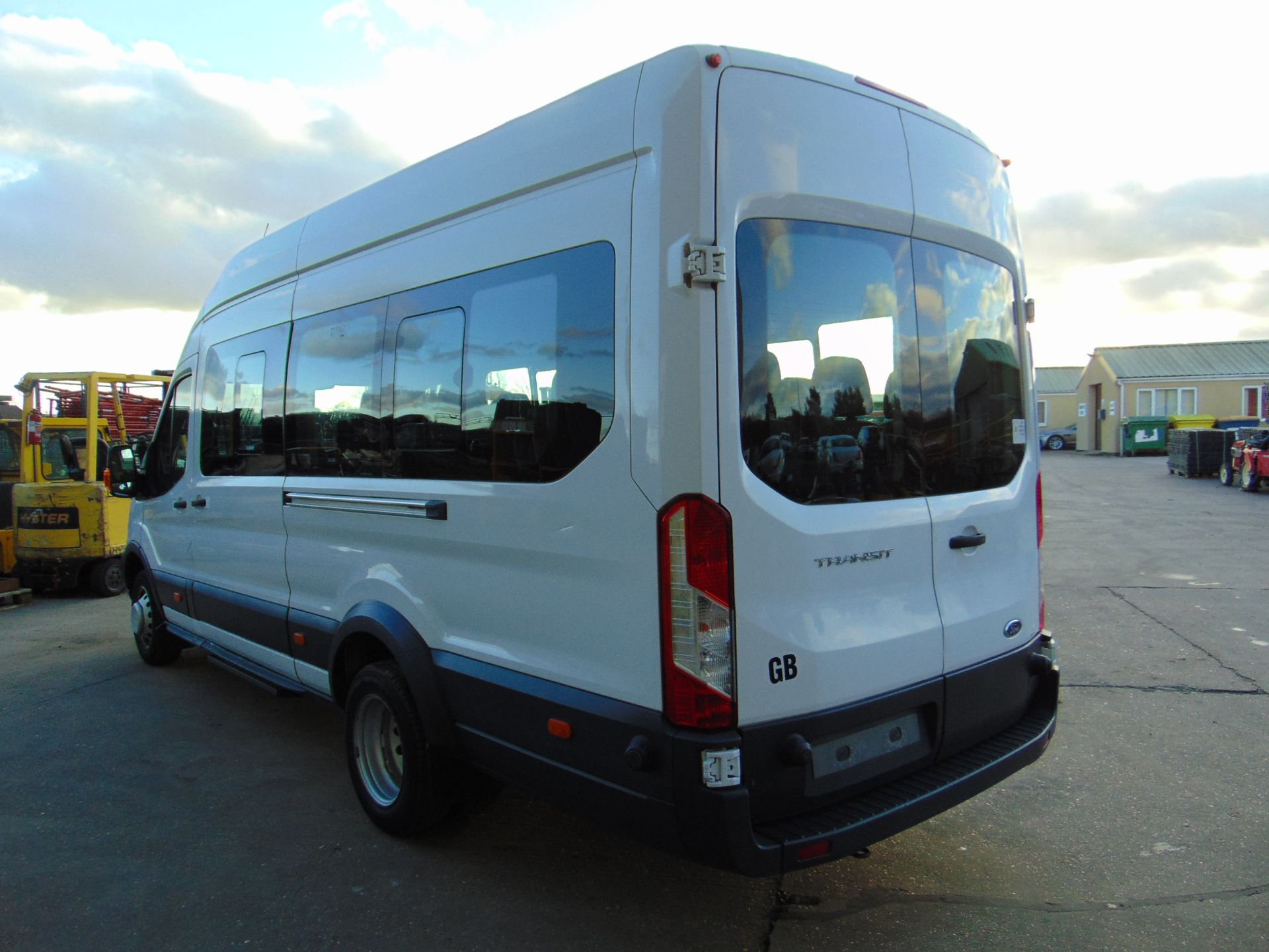 2014 Ford Transit 2.2 TDCI 460 17 Seat Minibus Only 72,000 kms ( 44,000 miles ) - Image 8 of 31