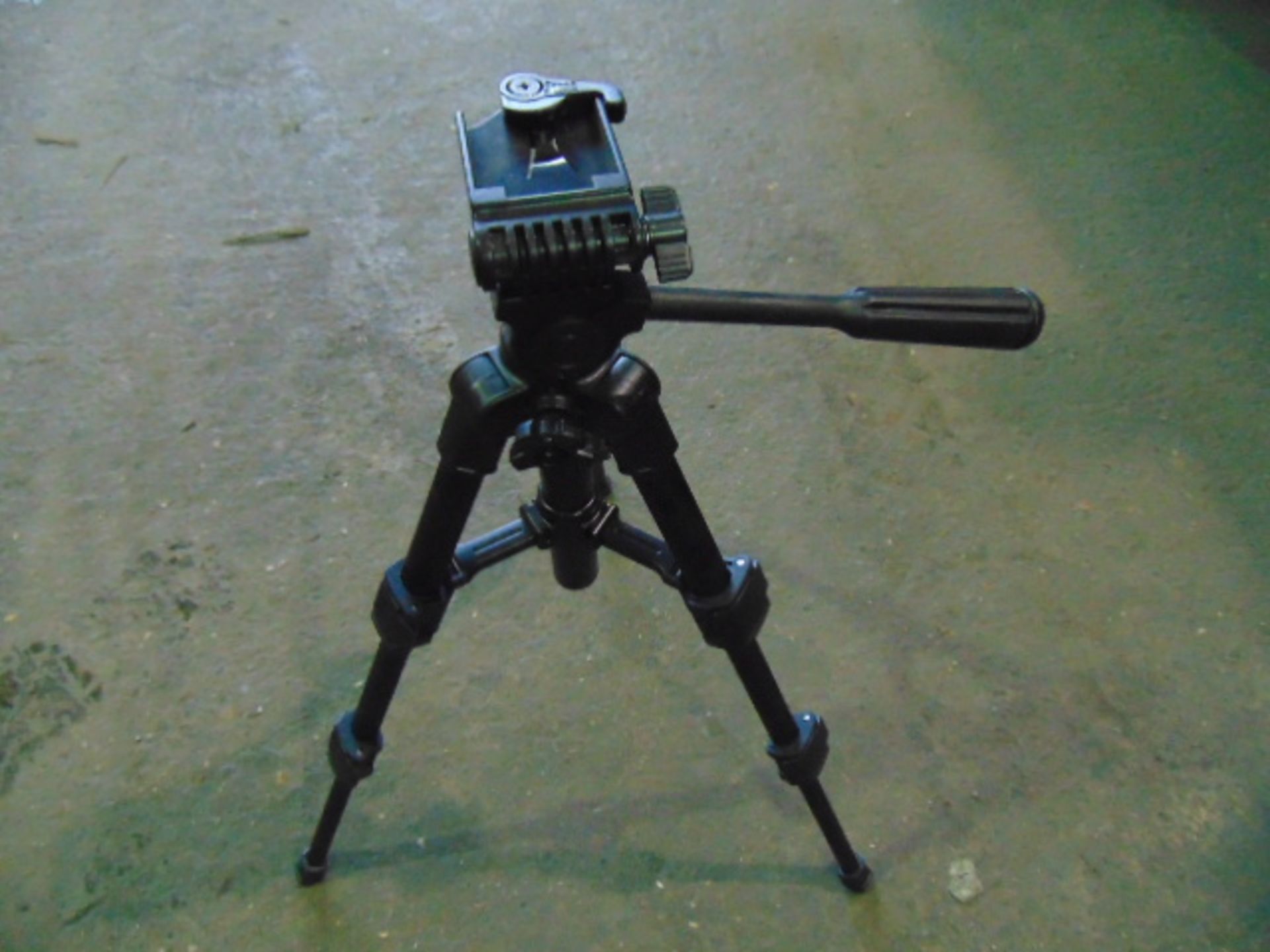 Velbon CX Mini Camera Tripod With 3 Way Panhead - Image 2 of 7