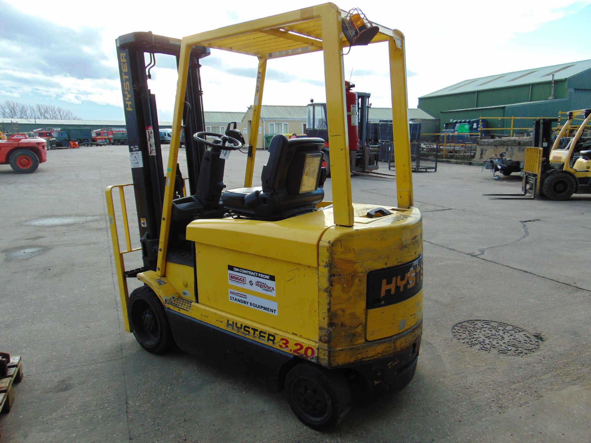 Hyster E3.20XM Counter Balance Electric Forklift From MOD Ex Stand By Truck - Image 6 of 21