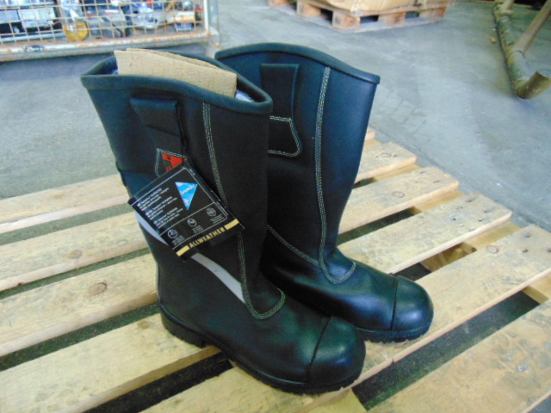 New Unissued Tuffking Leather Firefighters, Bikers, Rigger Boots Waterproof SIZE 10