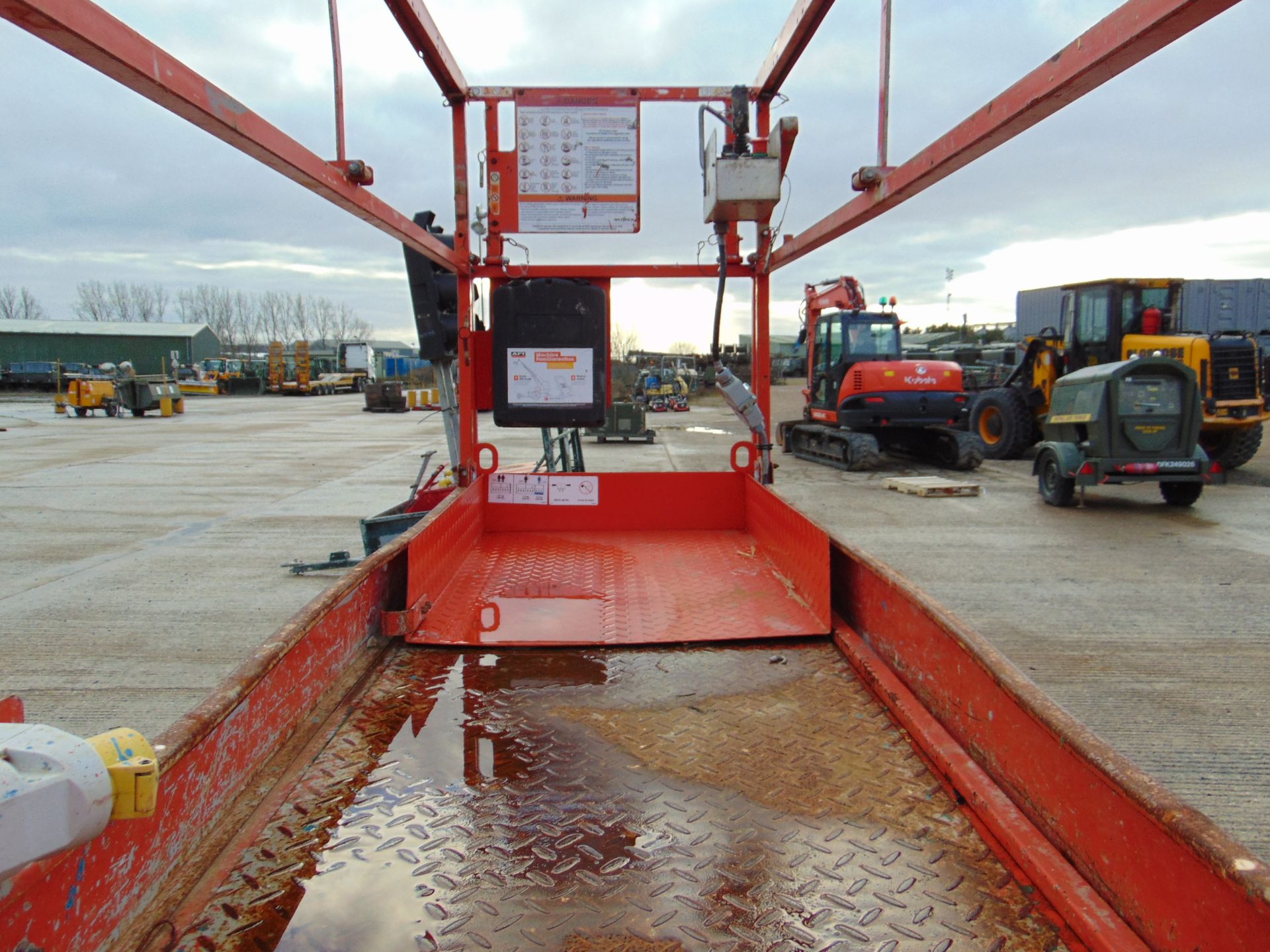 2010 Skyjack SJIII 3226 Electric Scissor Lift Access Platform ONLY 193 Hours! - Image 8 of 16